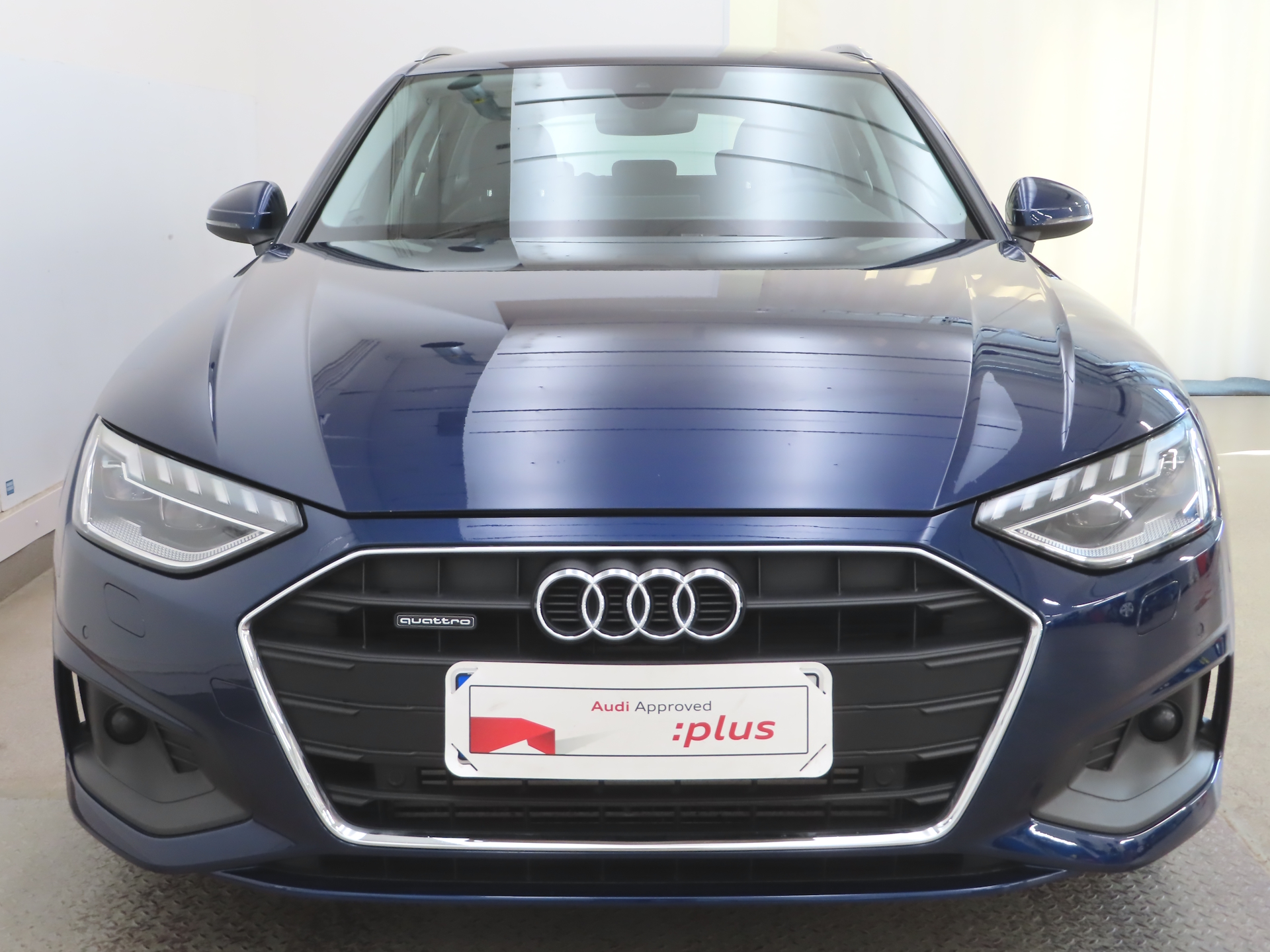 AUDI A4 2024