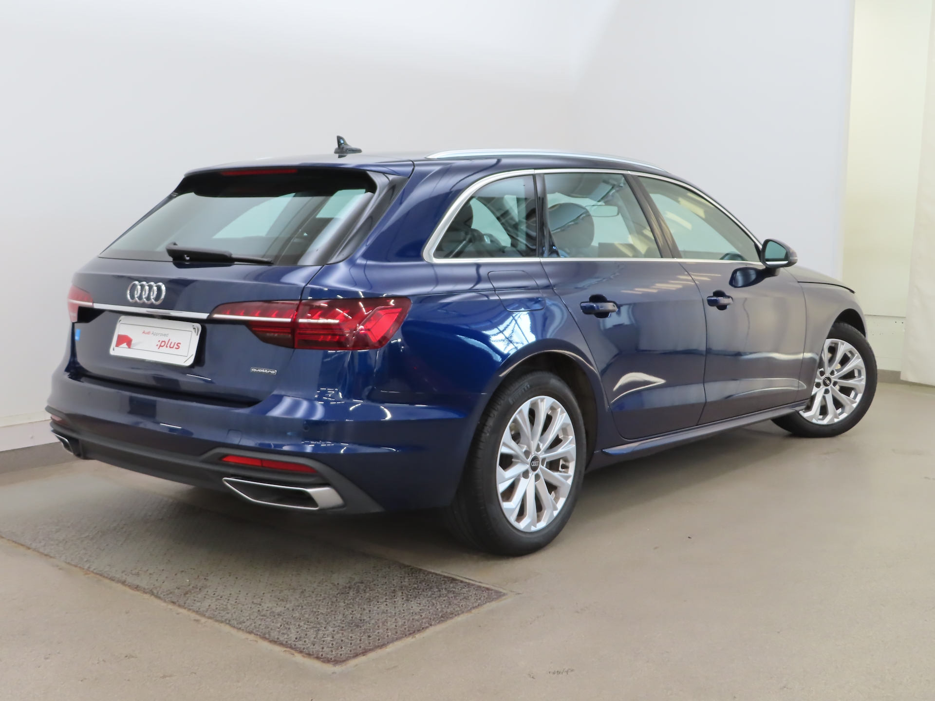 AUDI A4 2024
