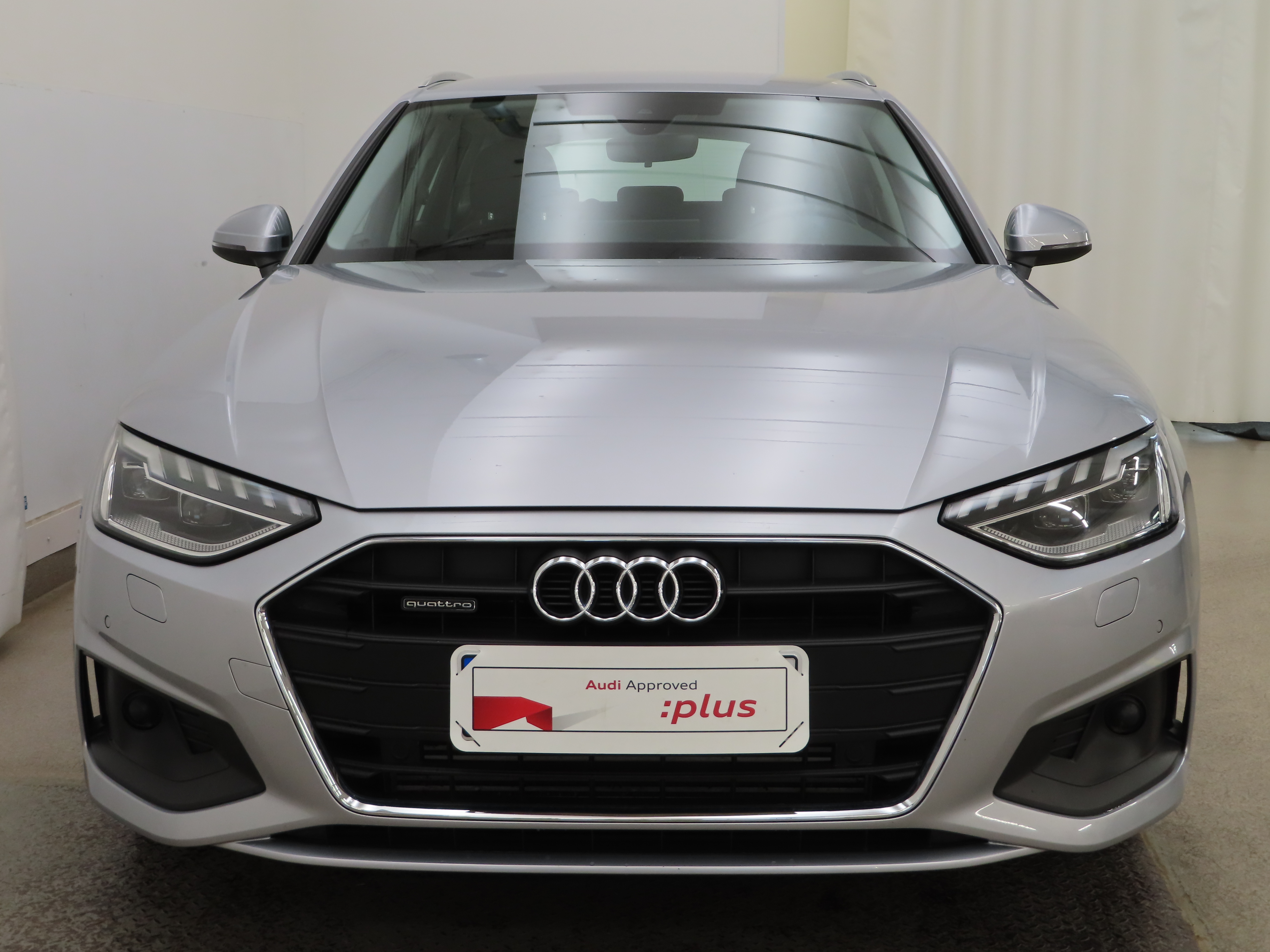 AUDI A4 2024