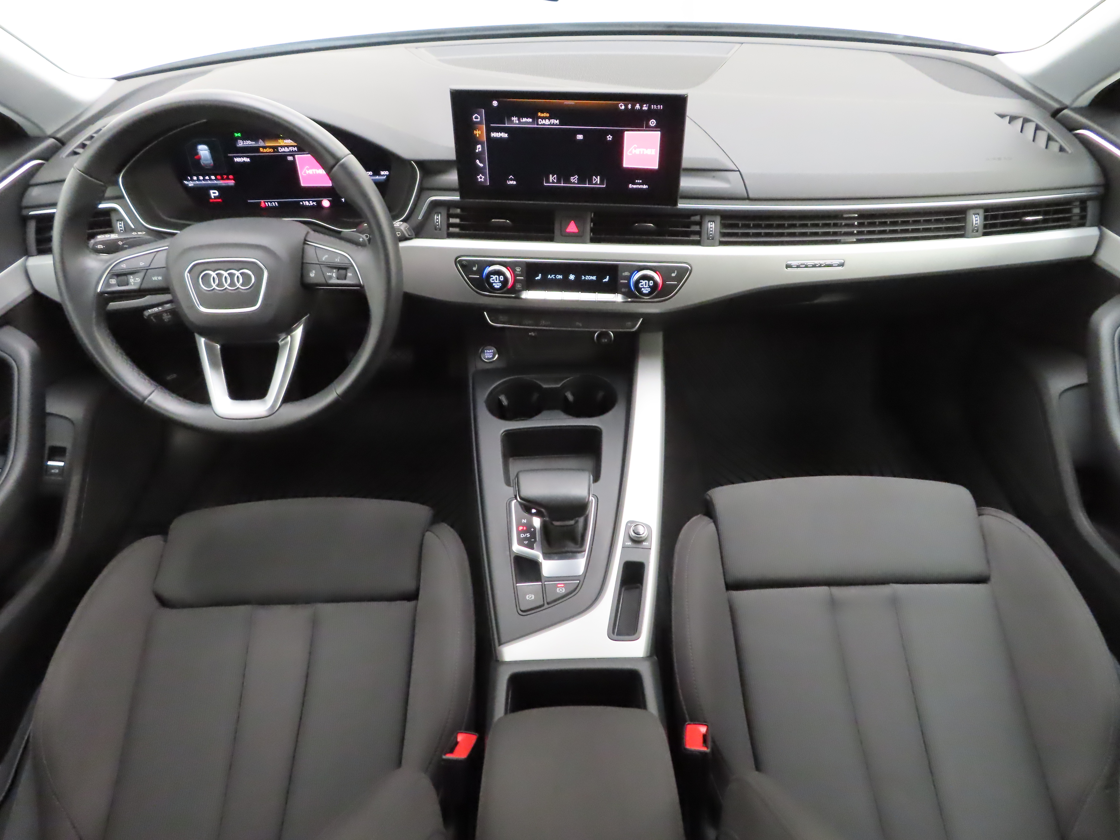 AUDI A4 2024