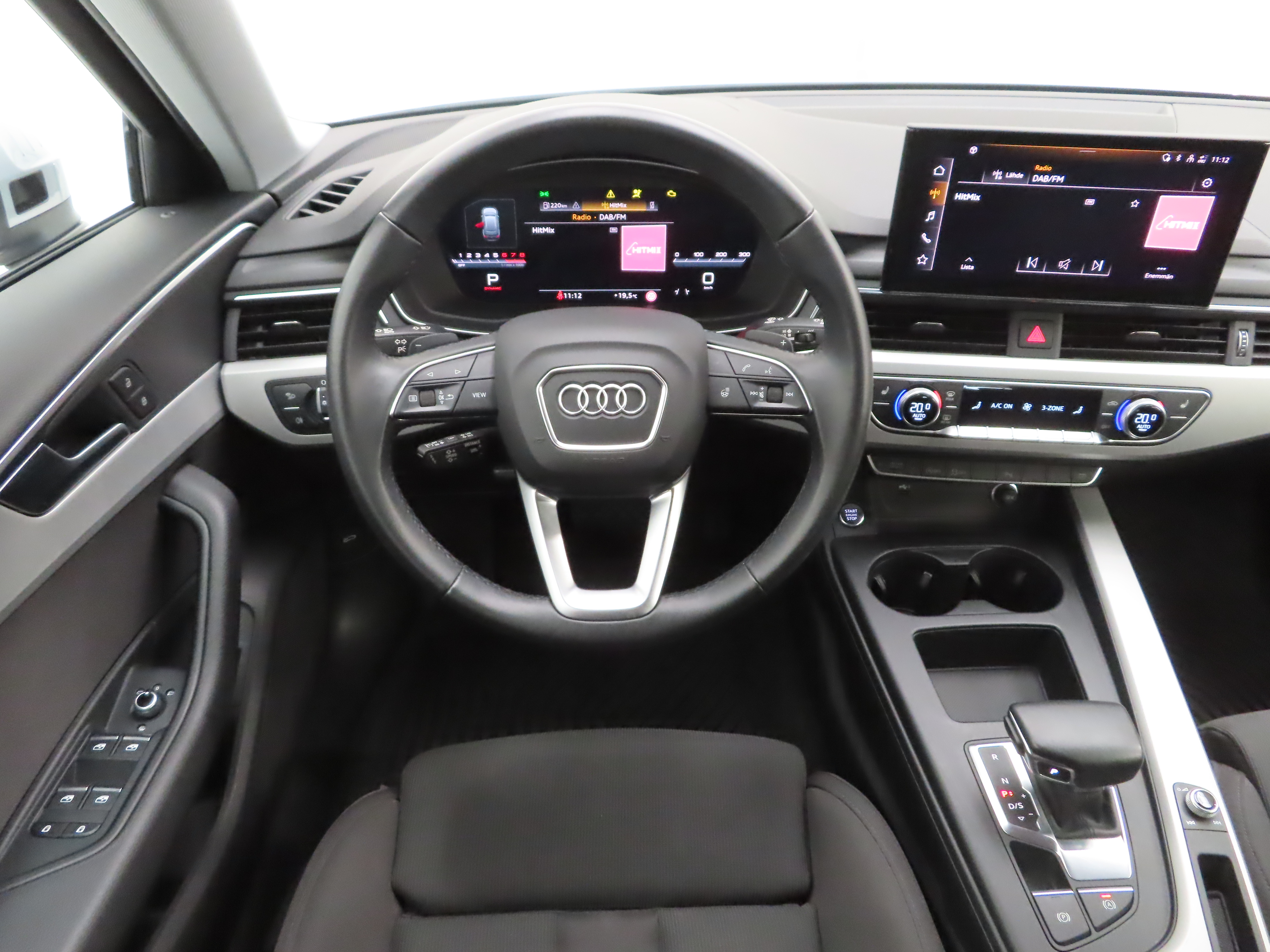 AUDI A4 2024