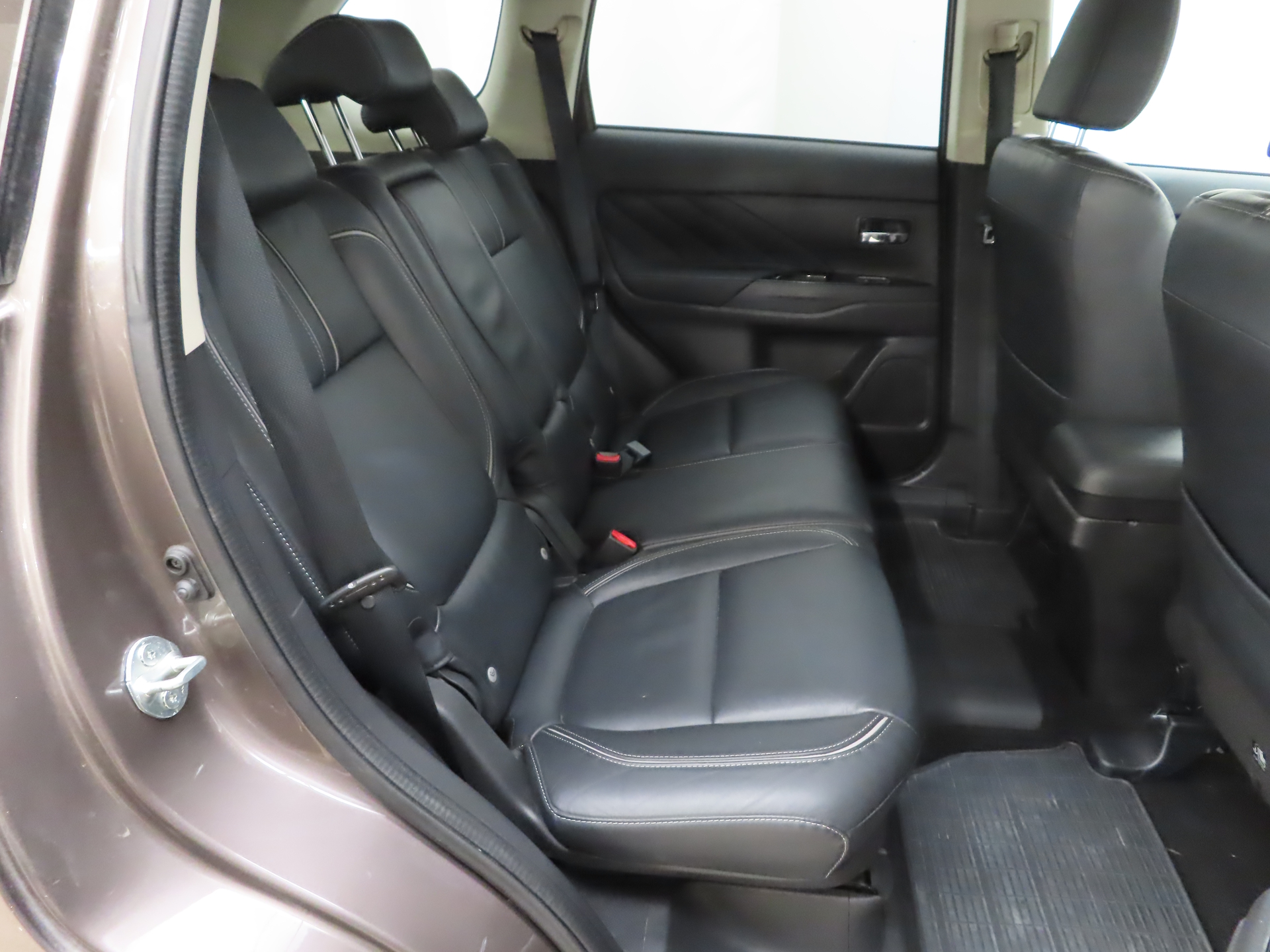 Mitsubishi Outlander PHEV 2015