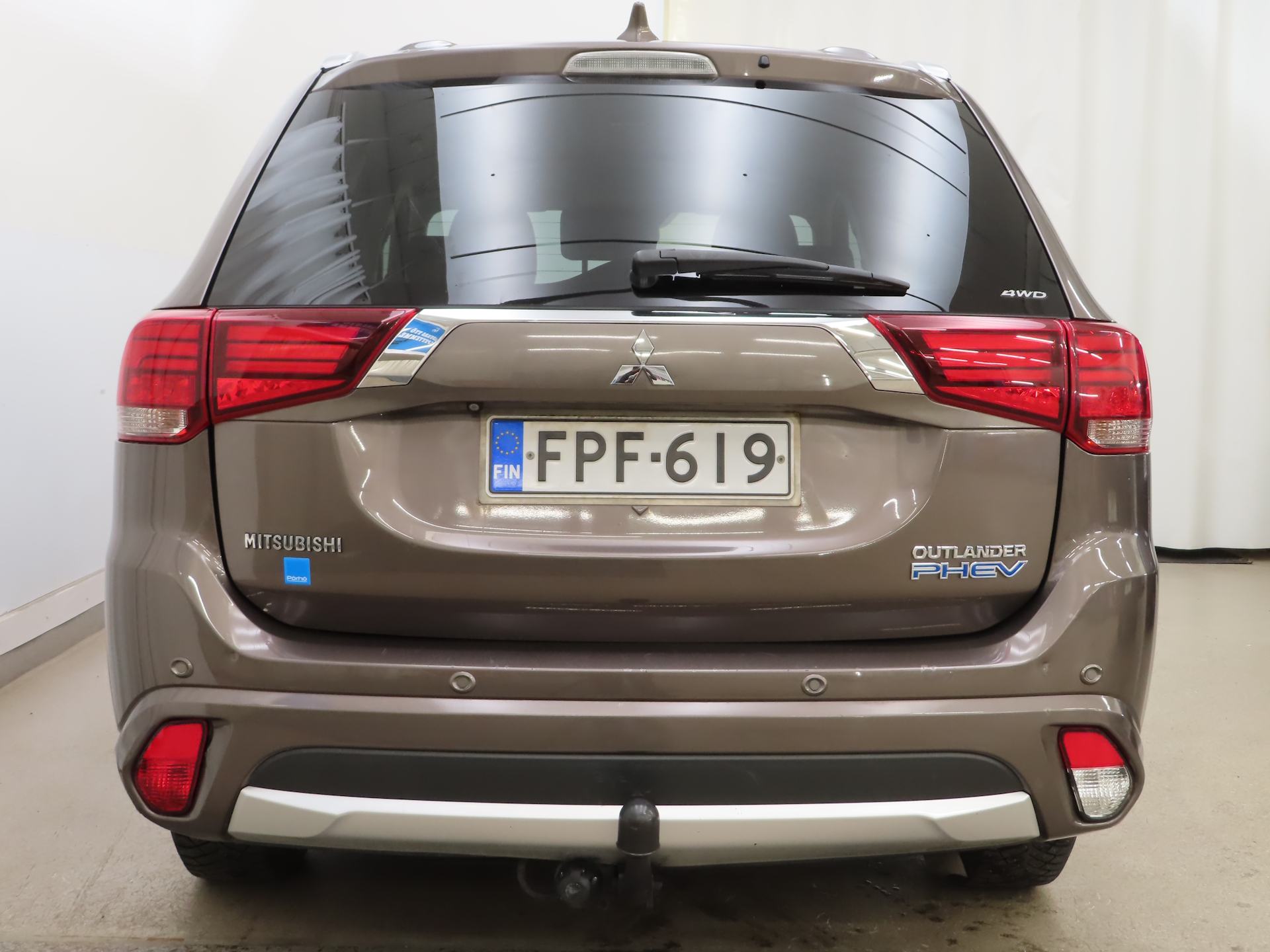 Mitsubishi Outlander PHEV 2015