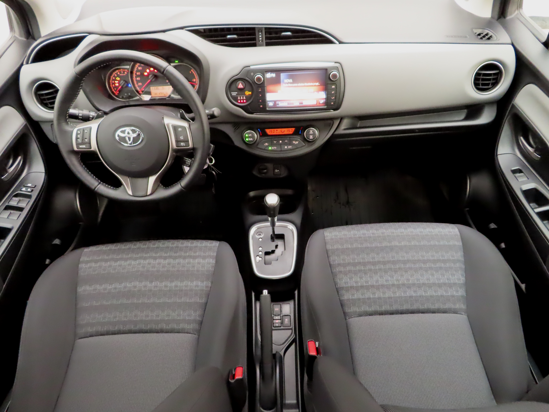 Toyota Yaris 2016