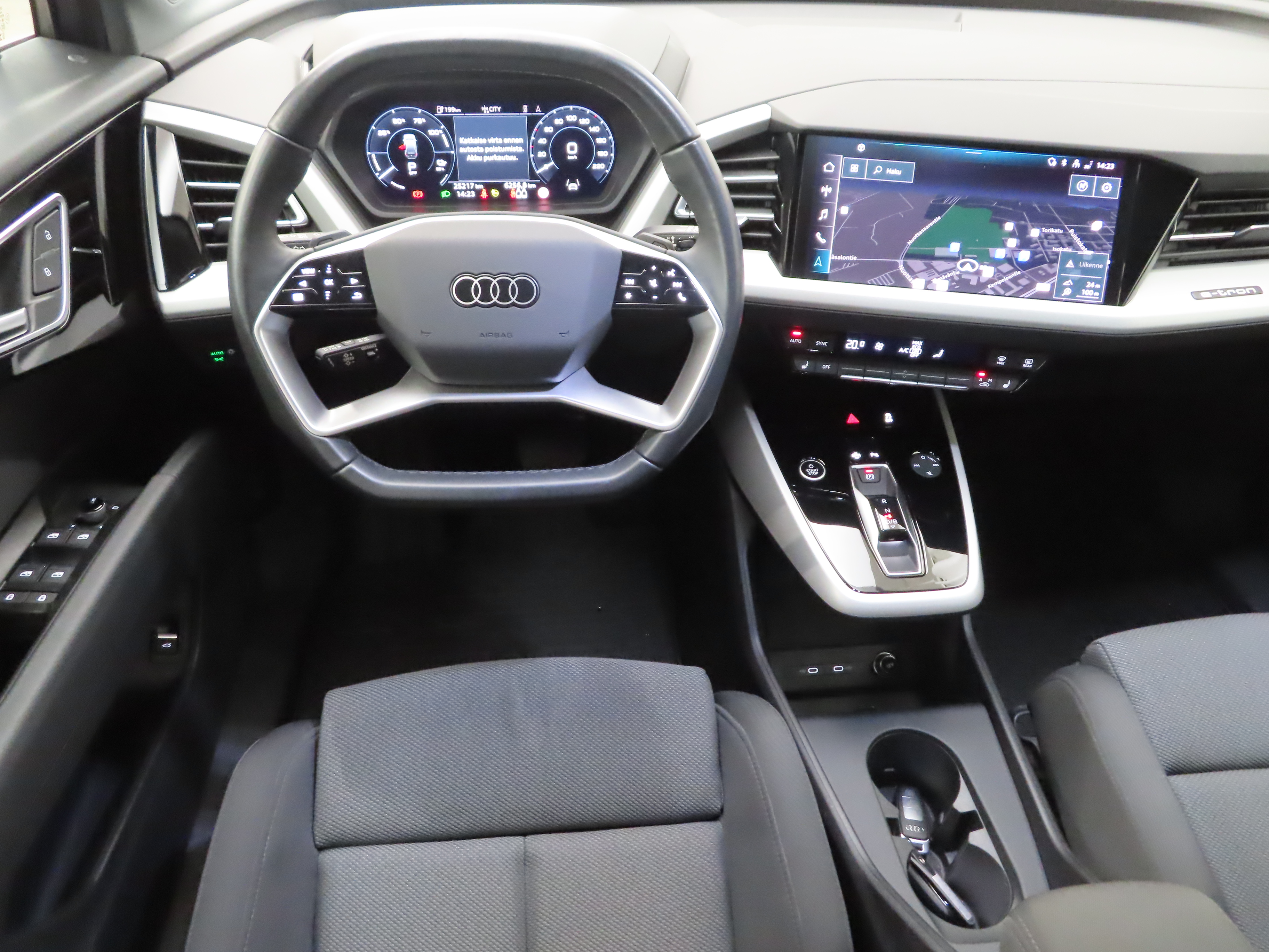 Audi Q4 e-tron 2023