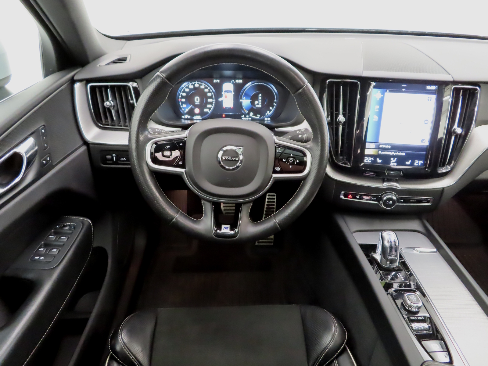 VOLVO XC60 2018
