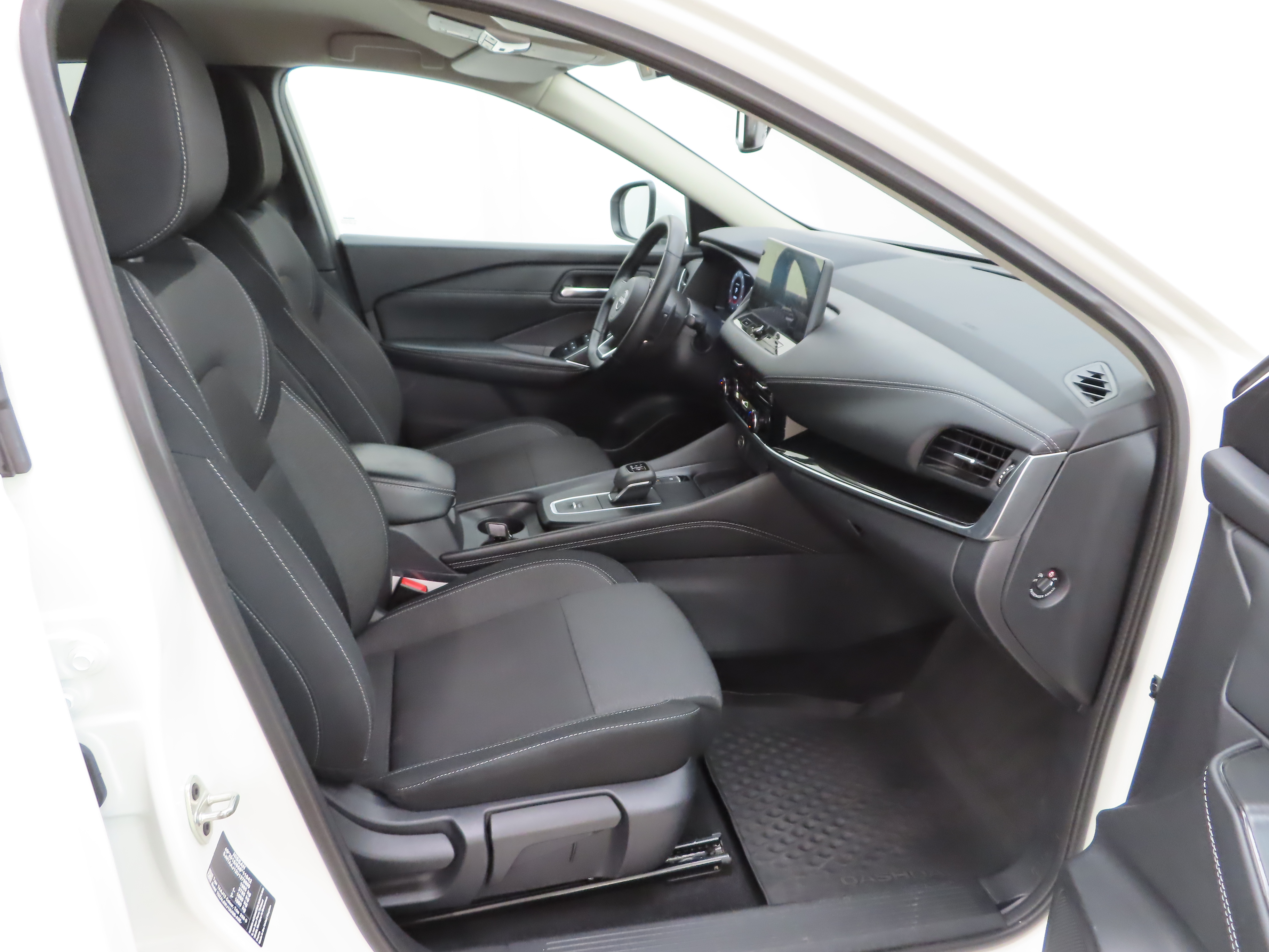 NISSAN Qashqai 2023