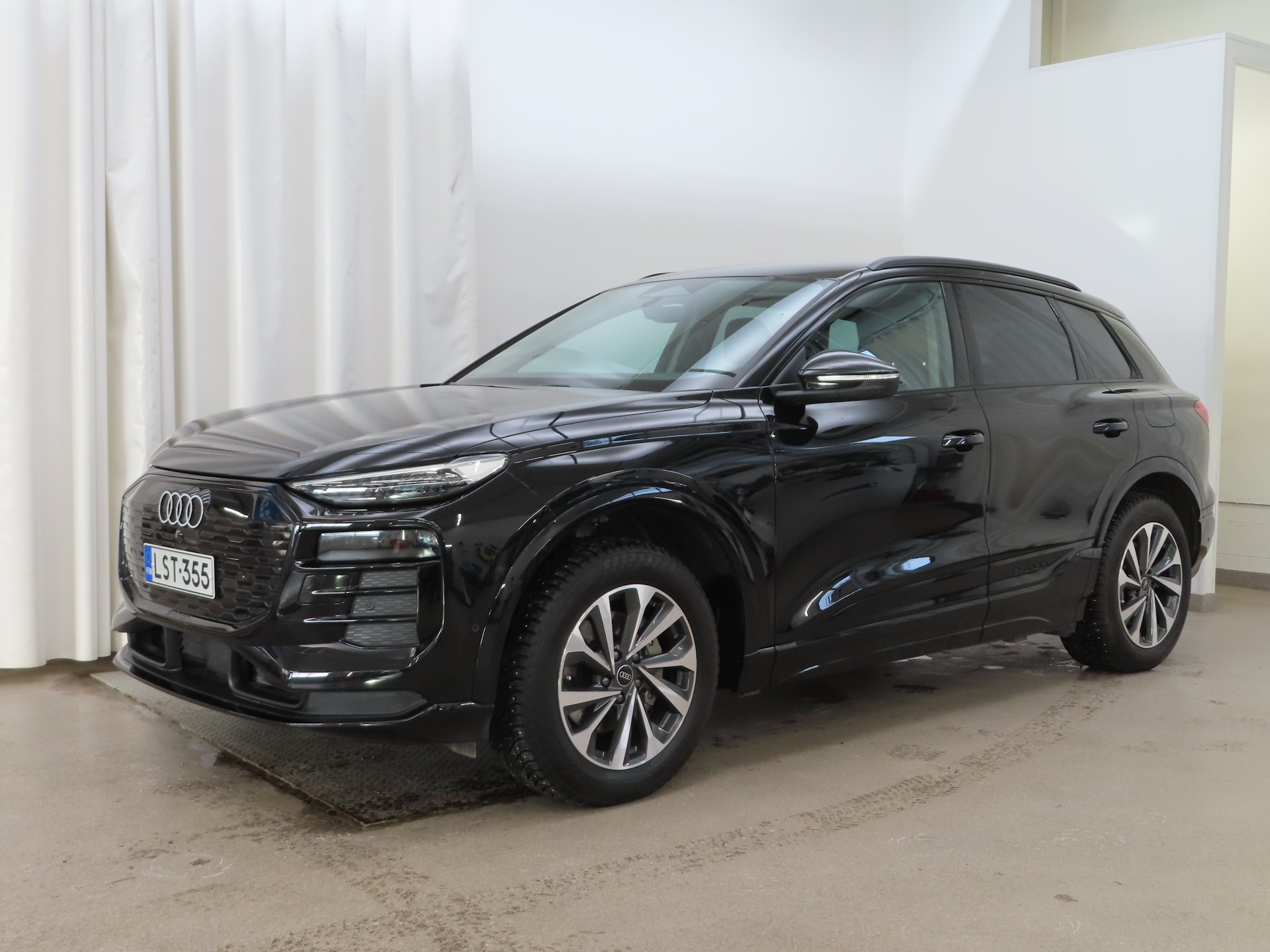Audi Q6 e-tron 2025