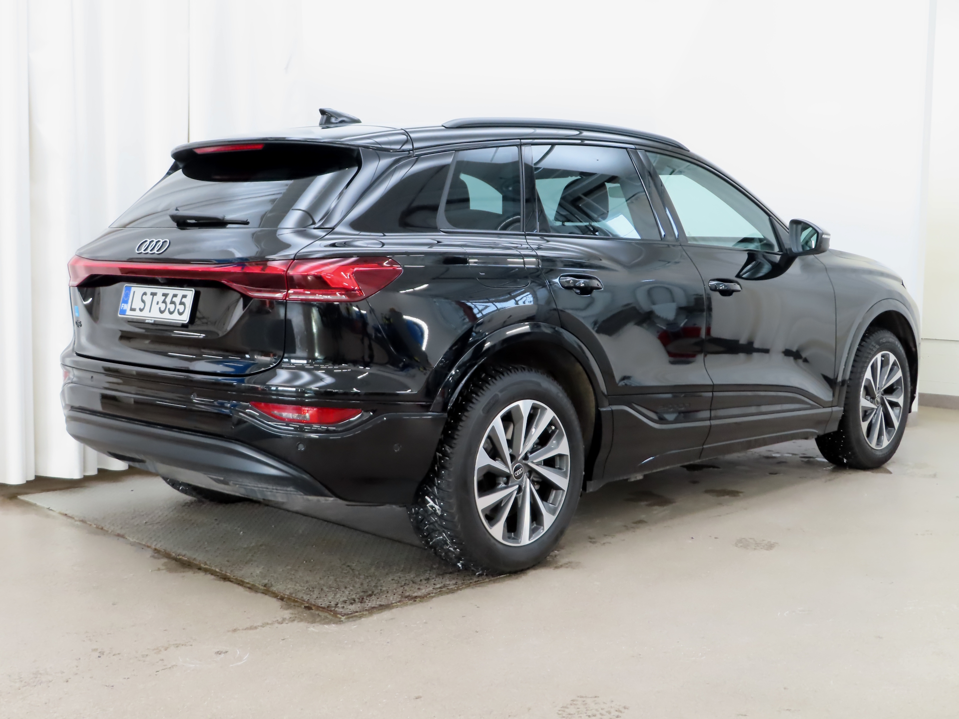 Audi Q6 e-tron 2025
