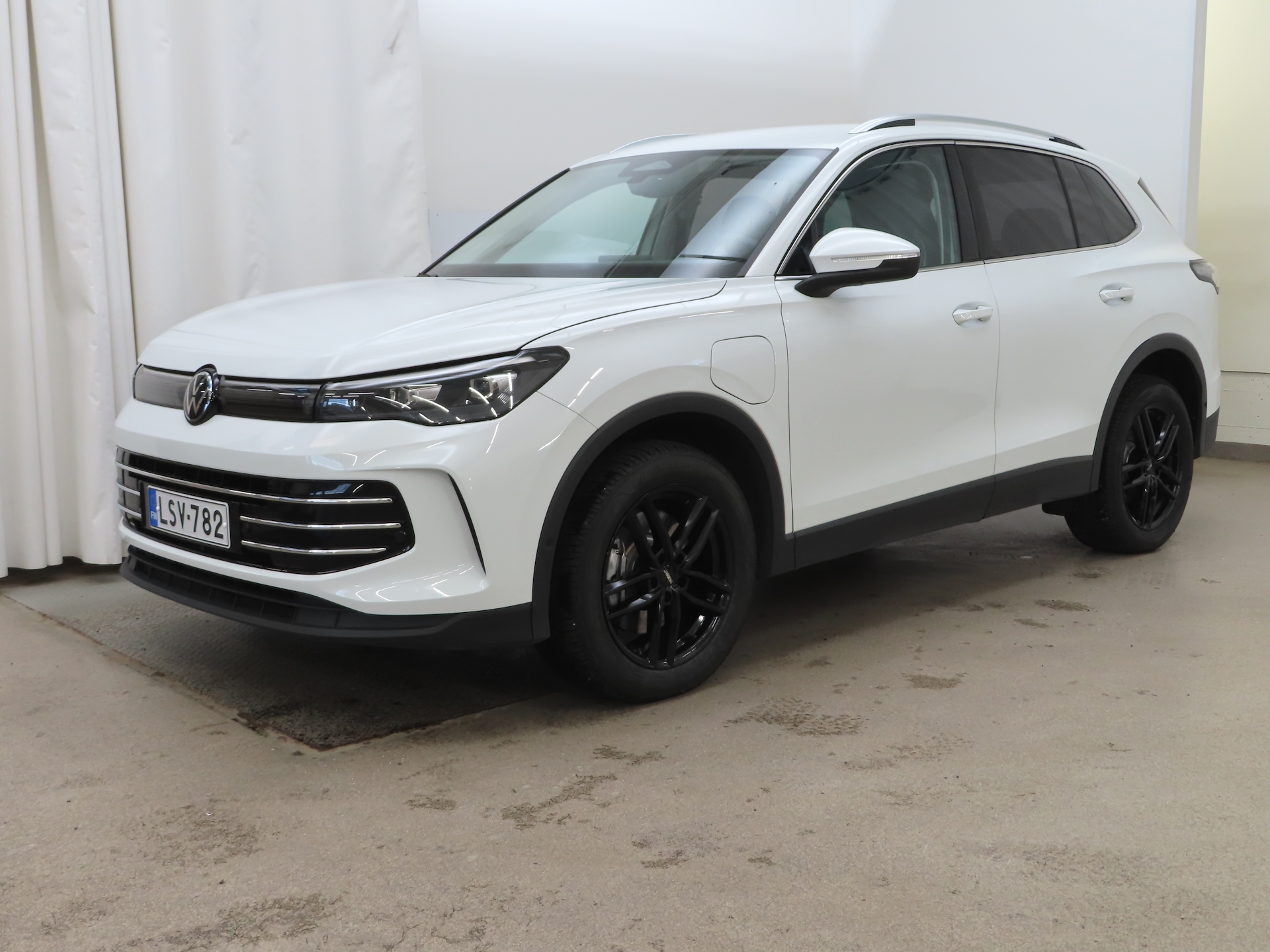 VOLKSWAGEN Tiguan 2024