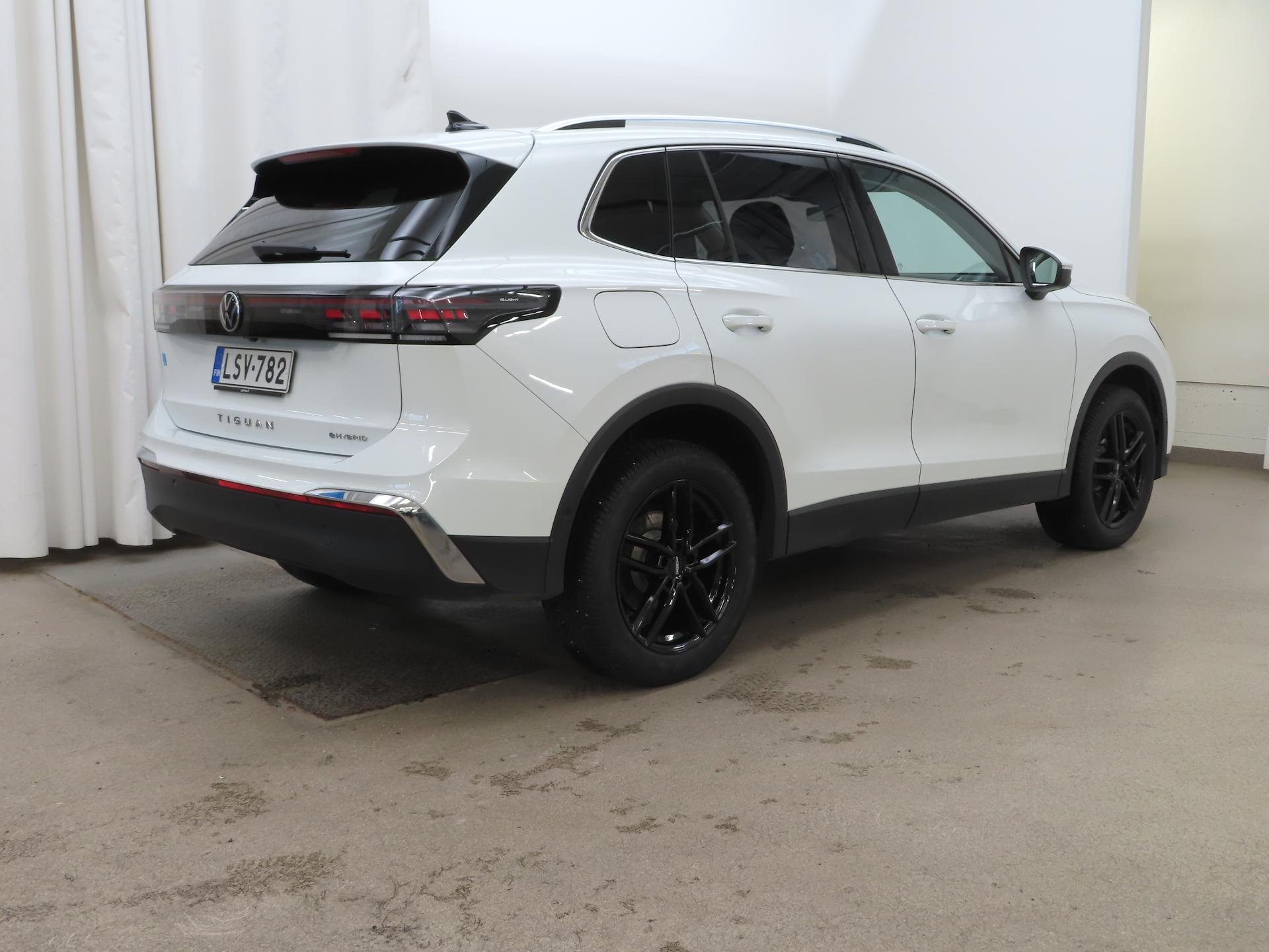 VOLKSWAGEN Tiguan 2024