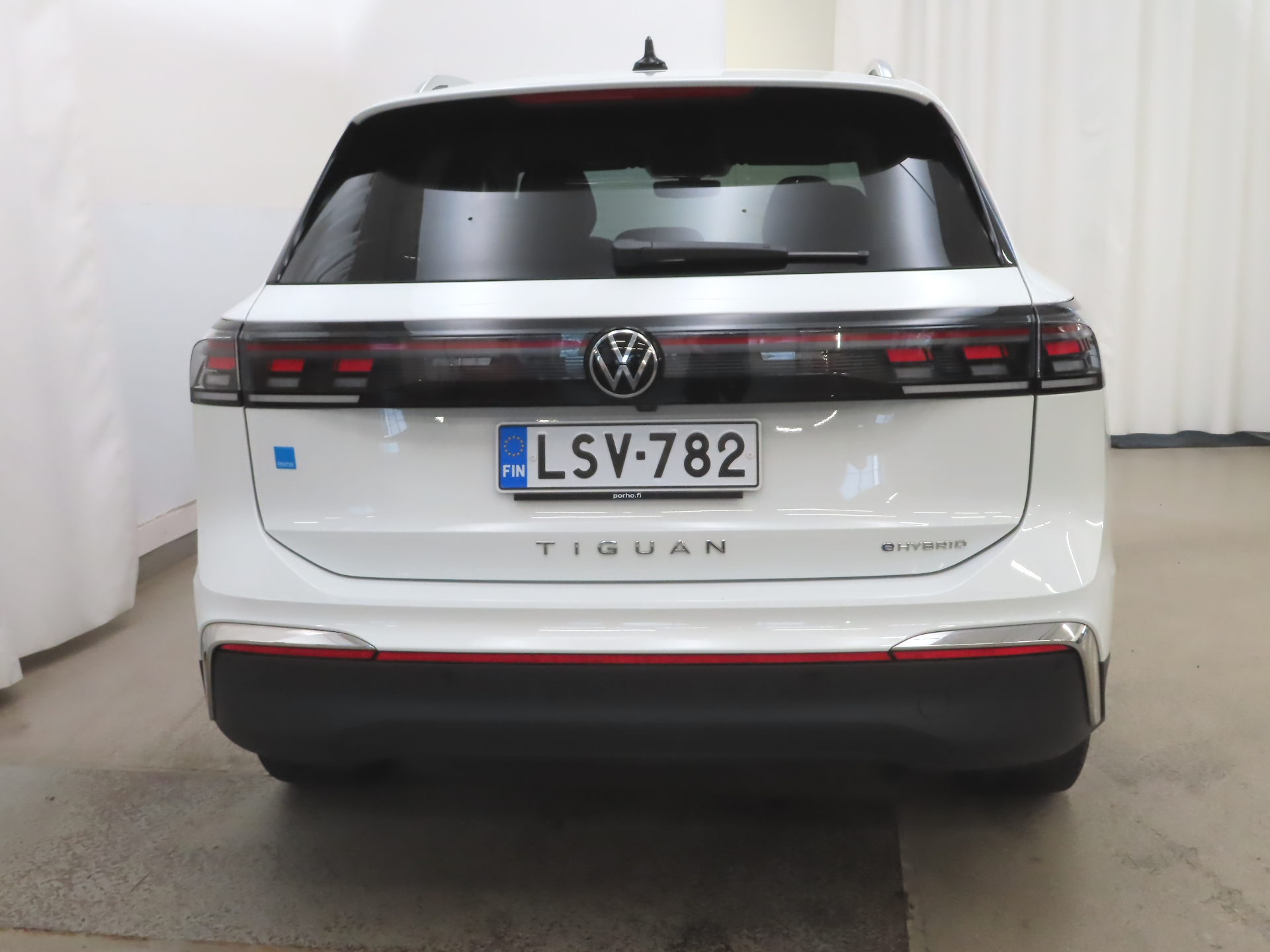 VOLKSWAGEN Tiguan 2024