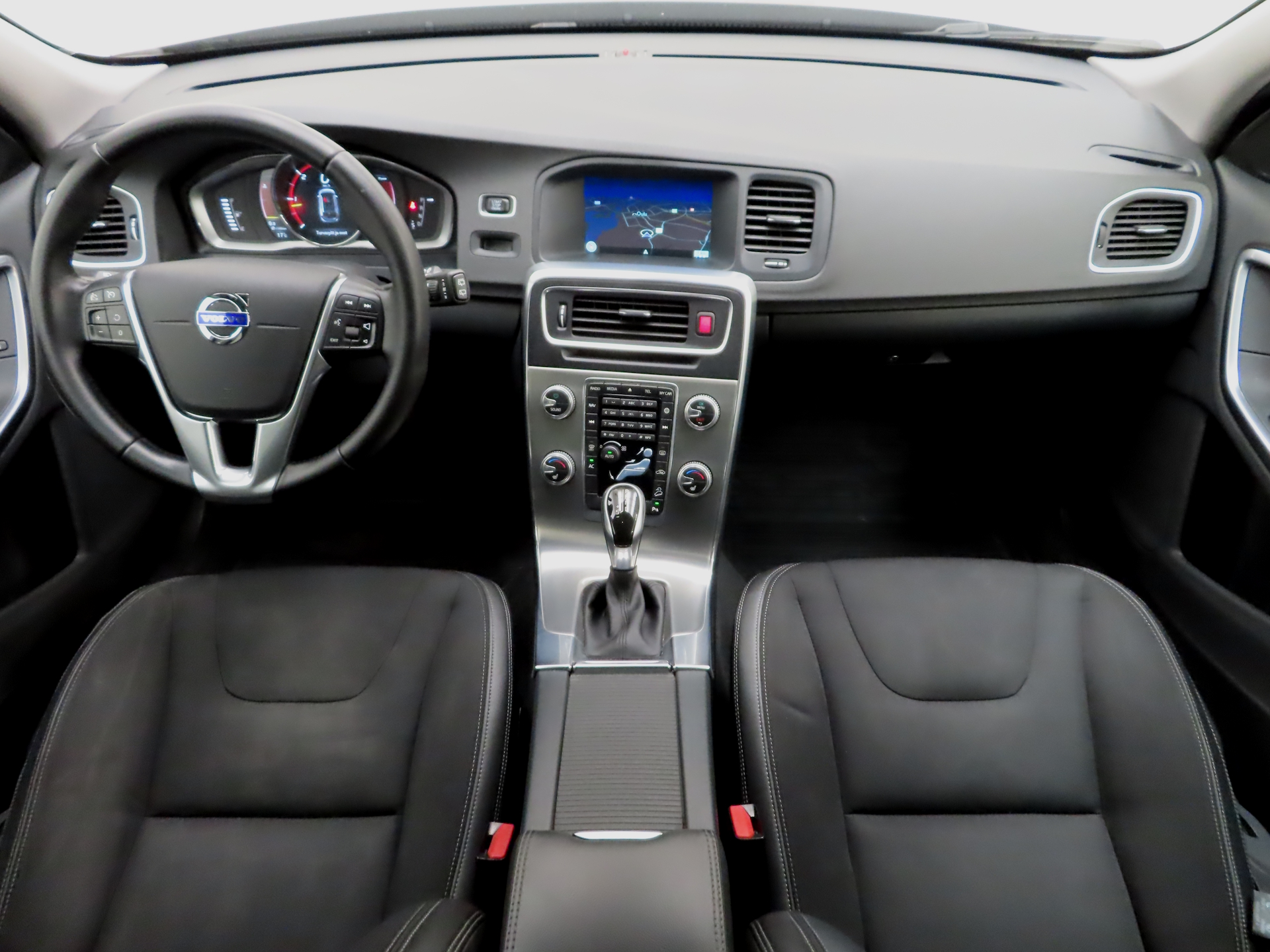 Volvo V60 Cross Country 2016