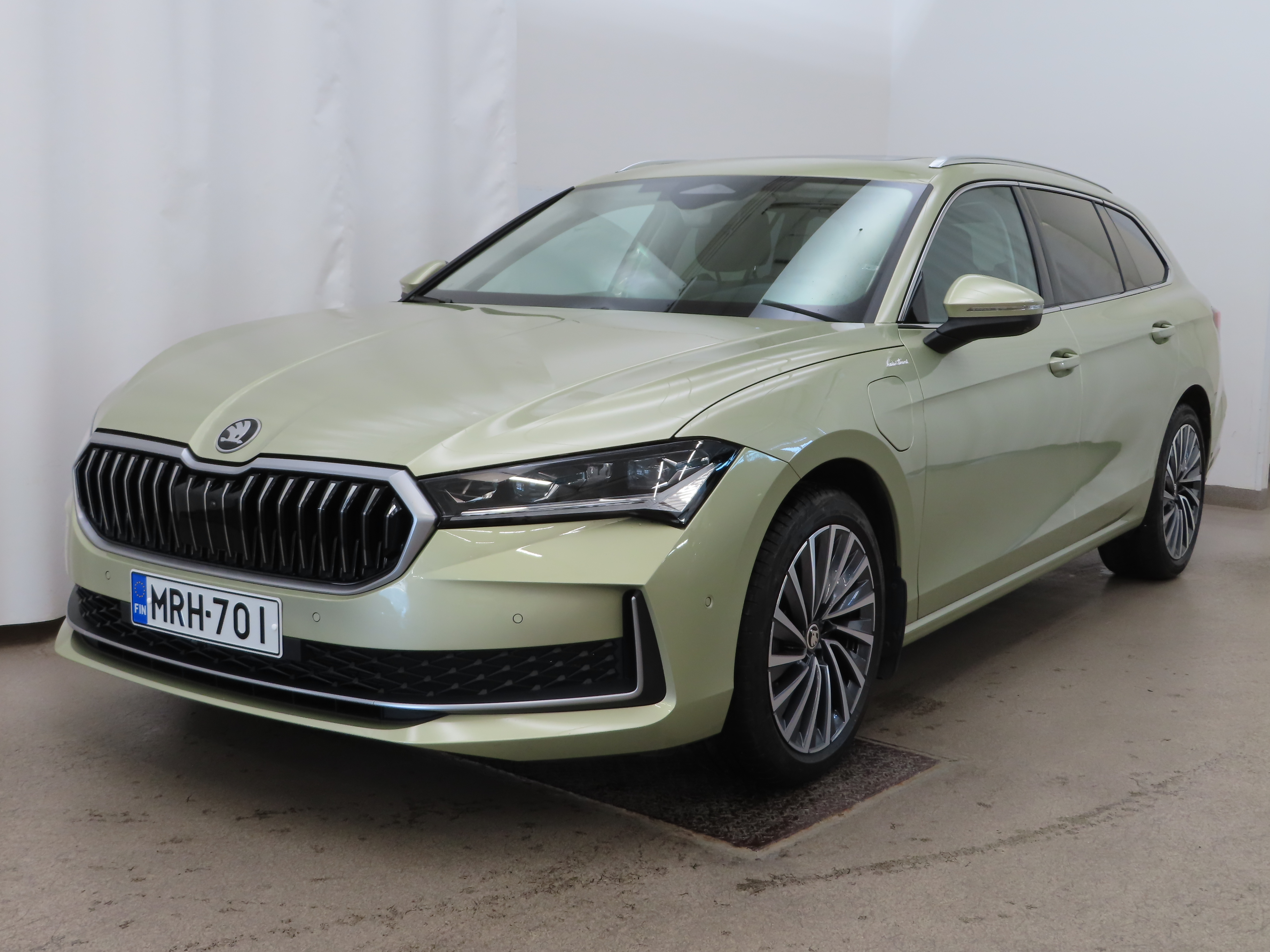 SKODA Superb 2024
