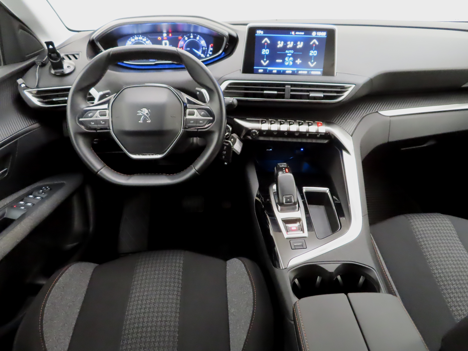 PEUGEOT 3008 2017