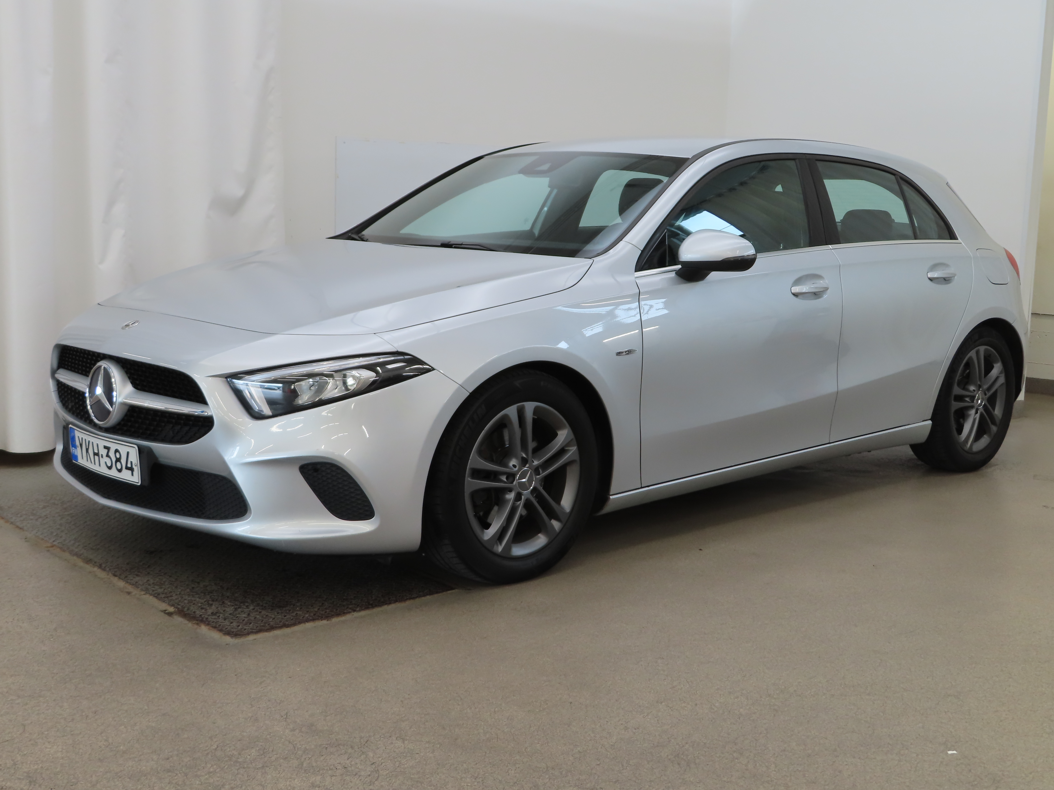 MERCEDES-BENZ A 2018