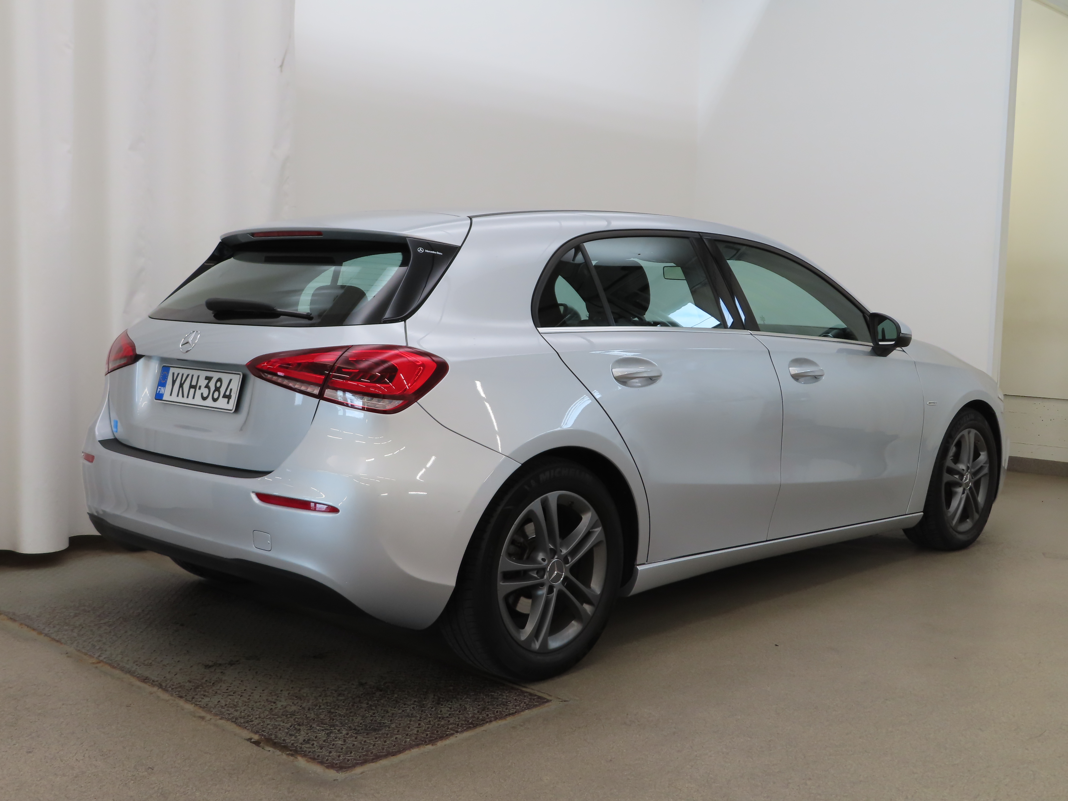 MERCEDES-BENZ A 2018