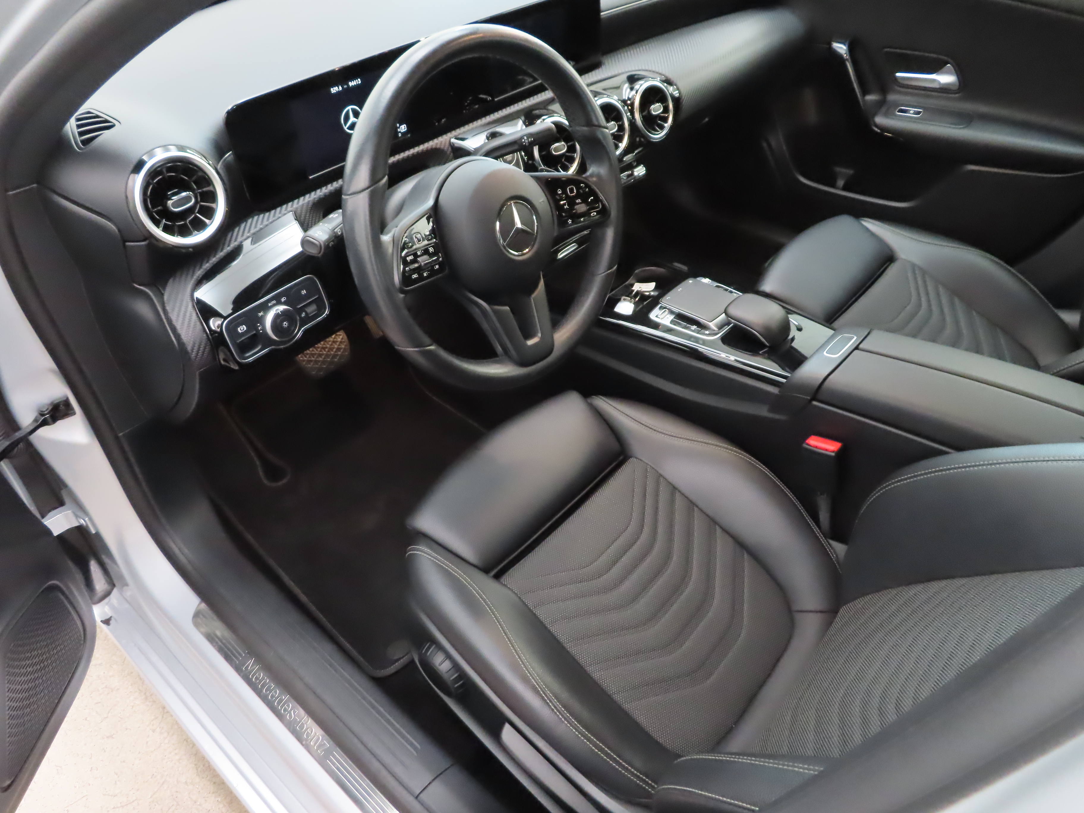 MERCEDES-BENZ A 2018