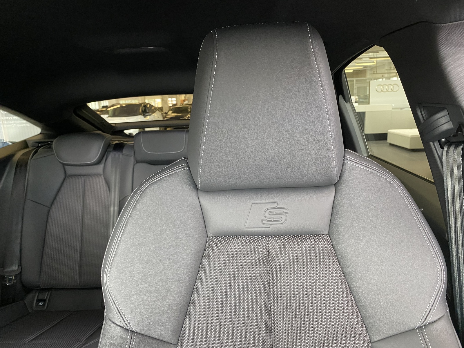 Audi Q4 e-tron 2024