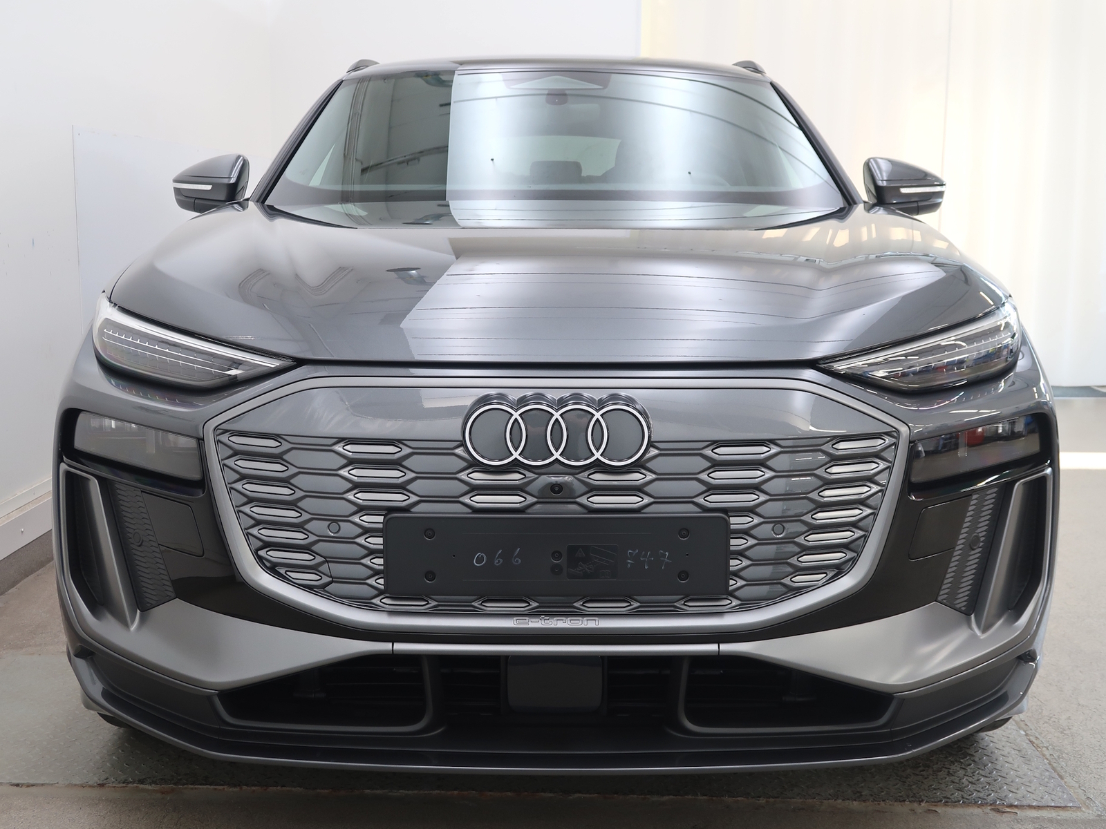 Audi Q6 e-tron 2025