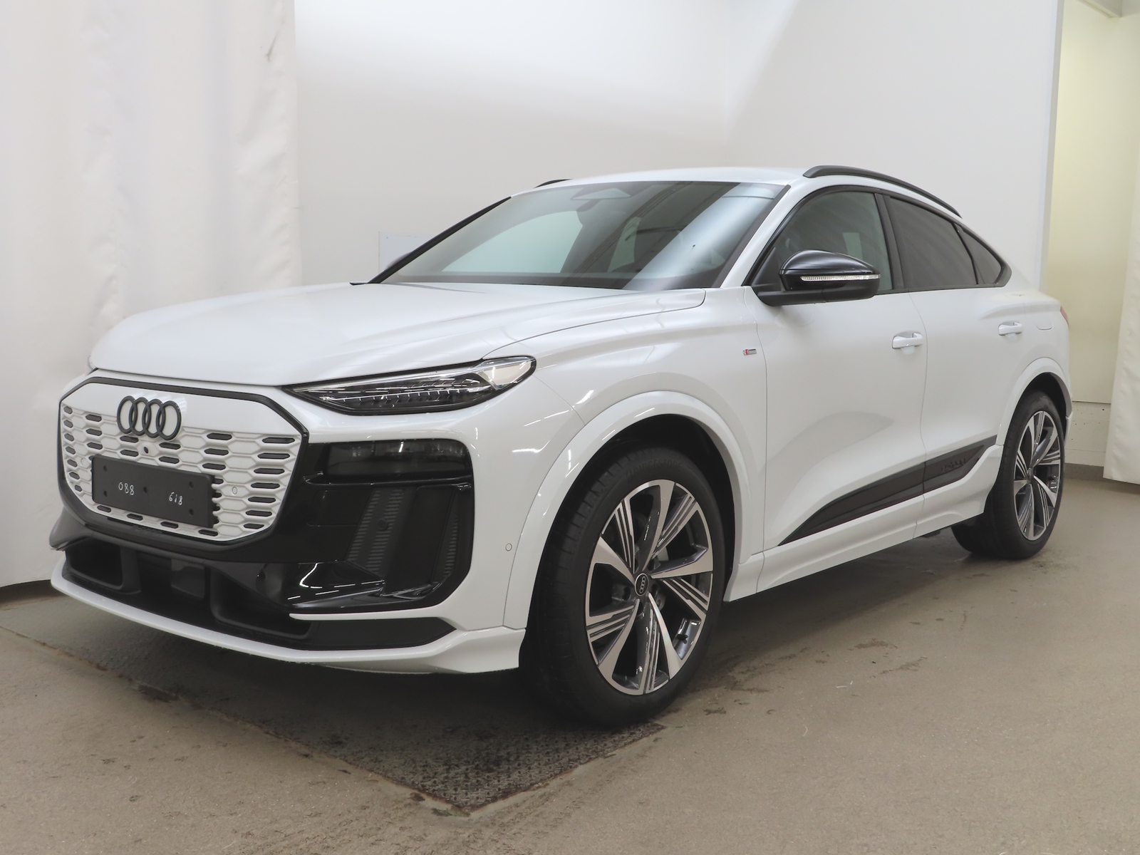 Audi Q6 e-tron 2025