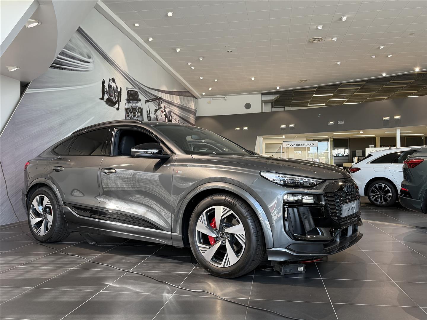 Audi Q6 e-tron 2026