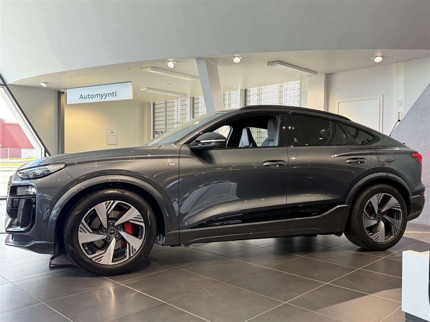 Audi Q6 e-tron 2026