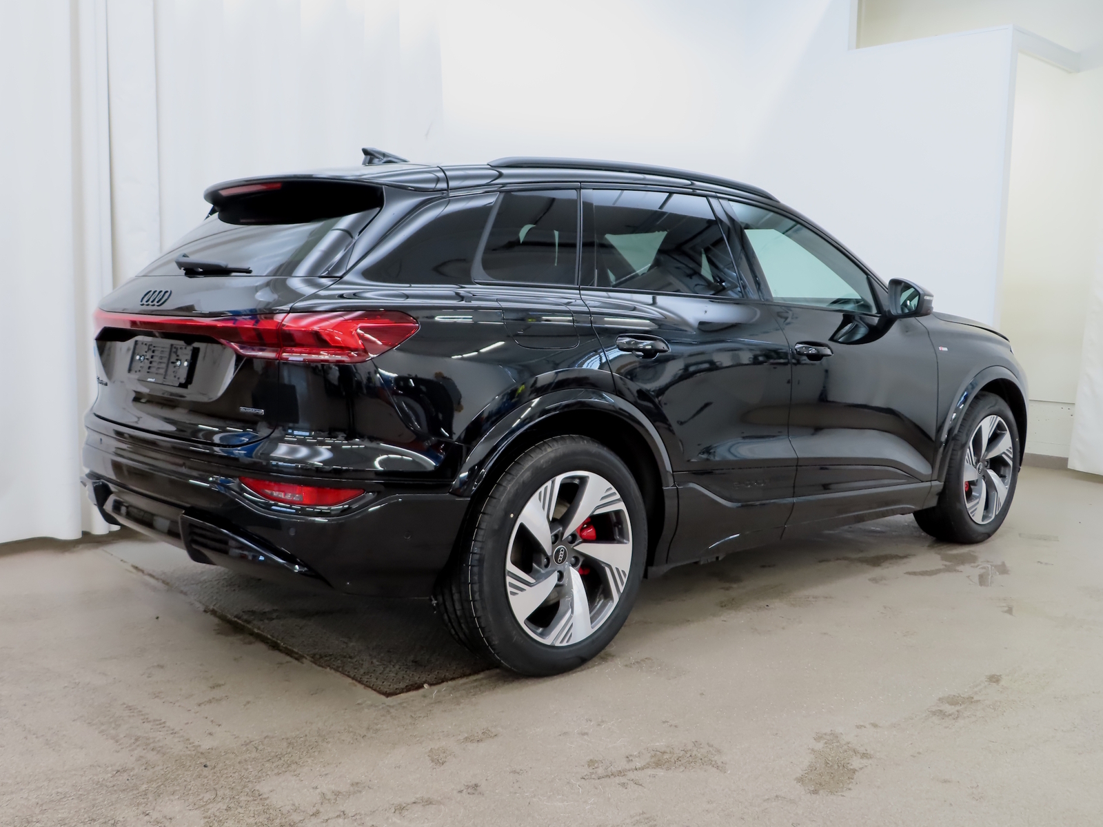 Audi Q6 e-tron 2026