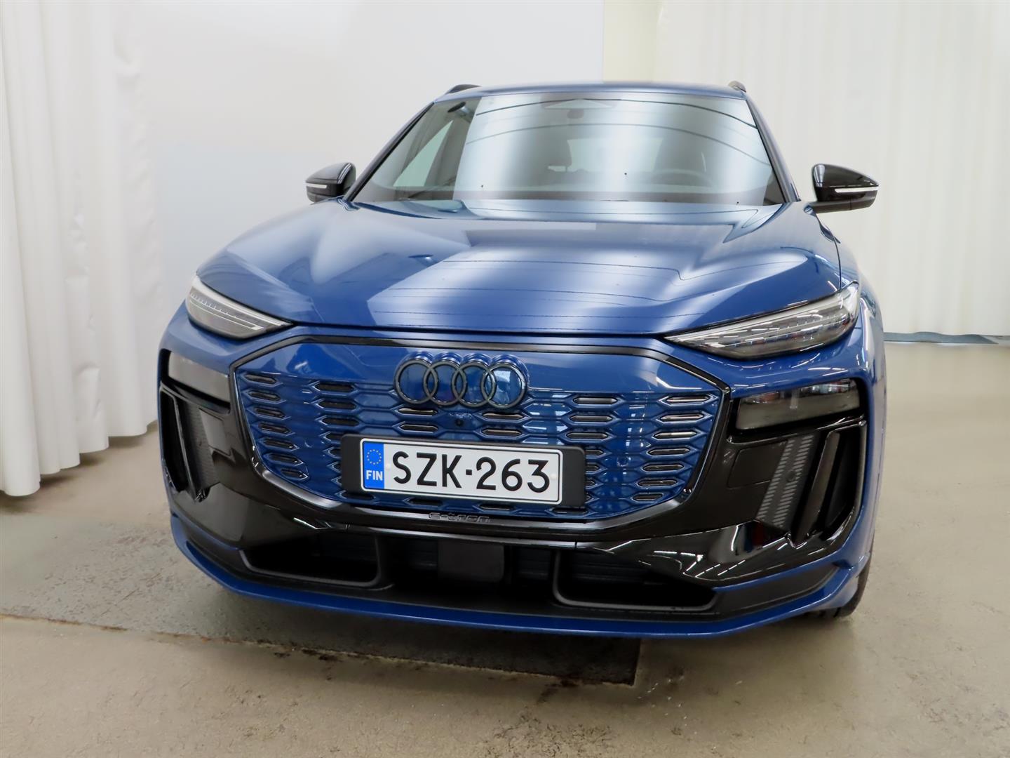 Audi Q6 e-tron 2025
