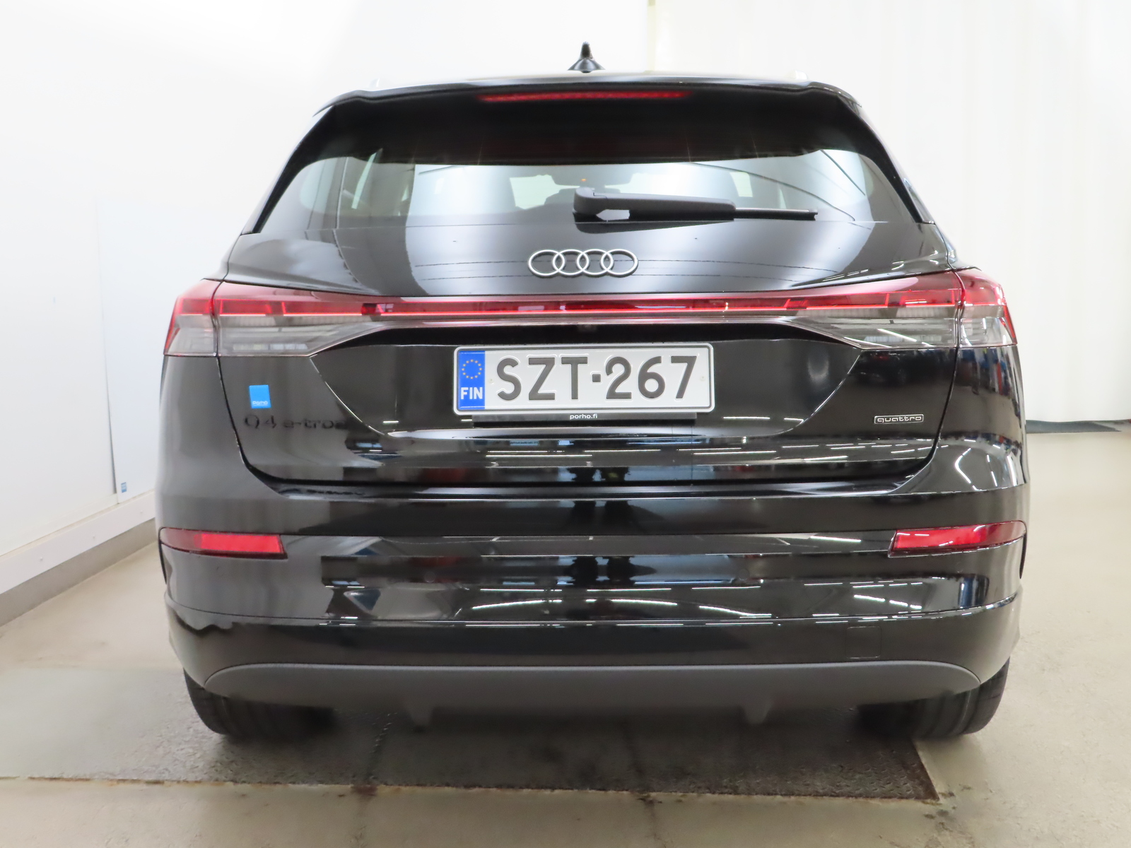 Audi Q4 e-tron 4