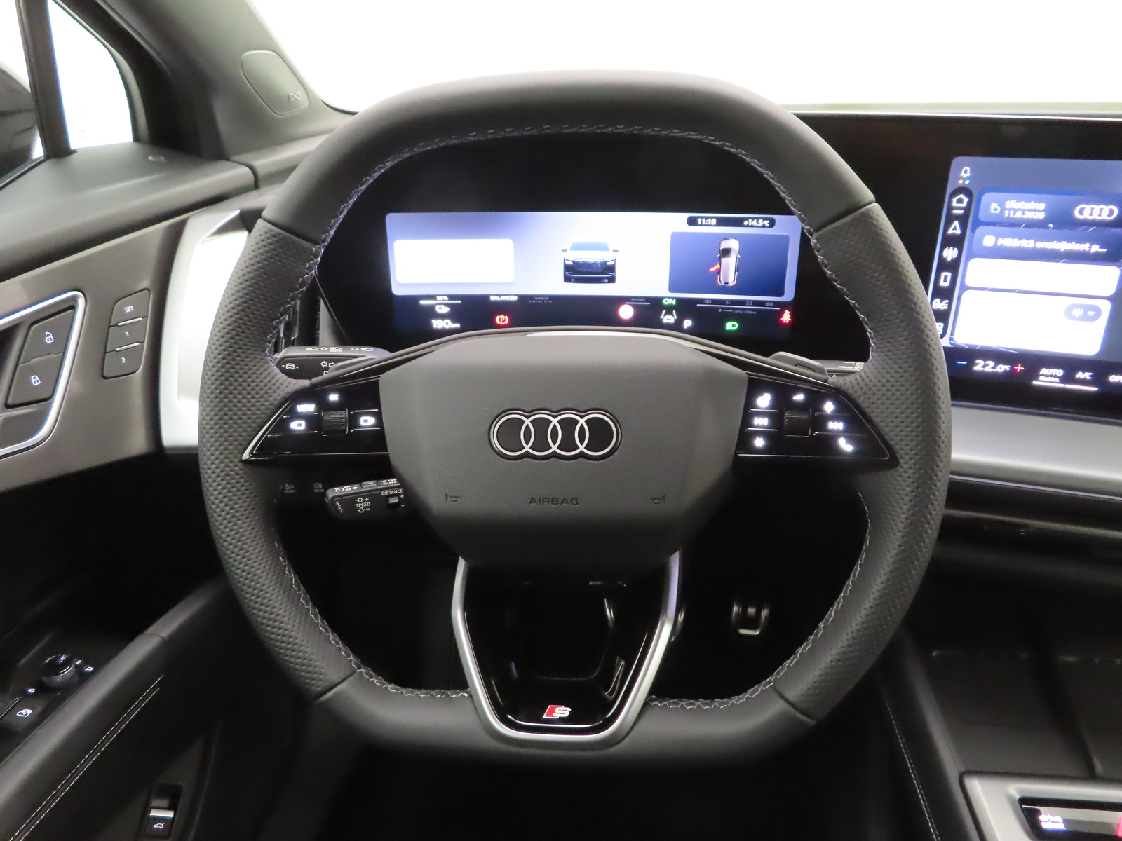 Audi Q4 e-tron 5