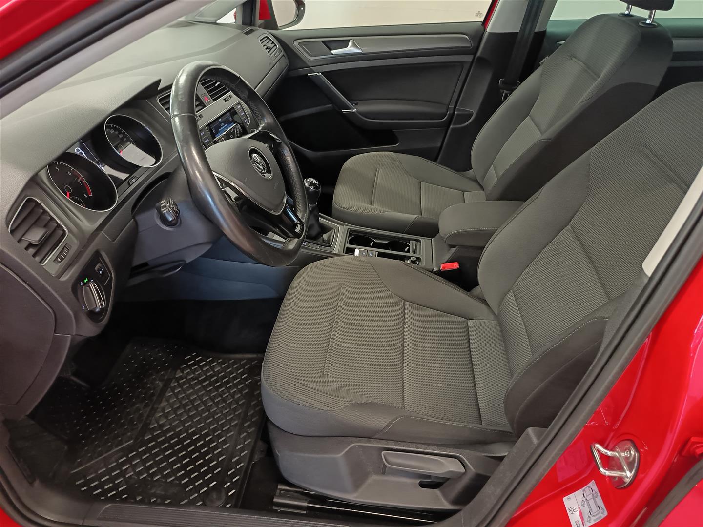VOLKSWAGEN Golf 2013