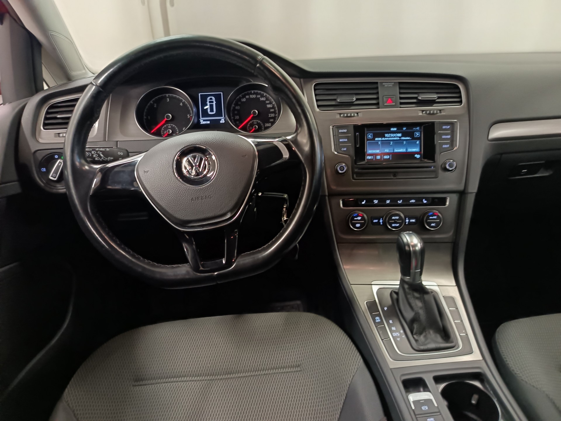 VOLKSWAGEN Golf 2013