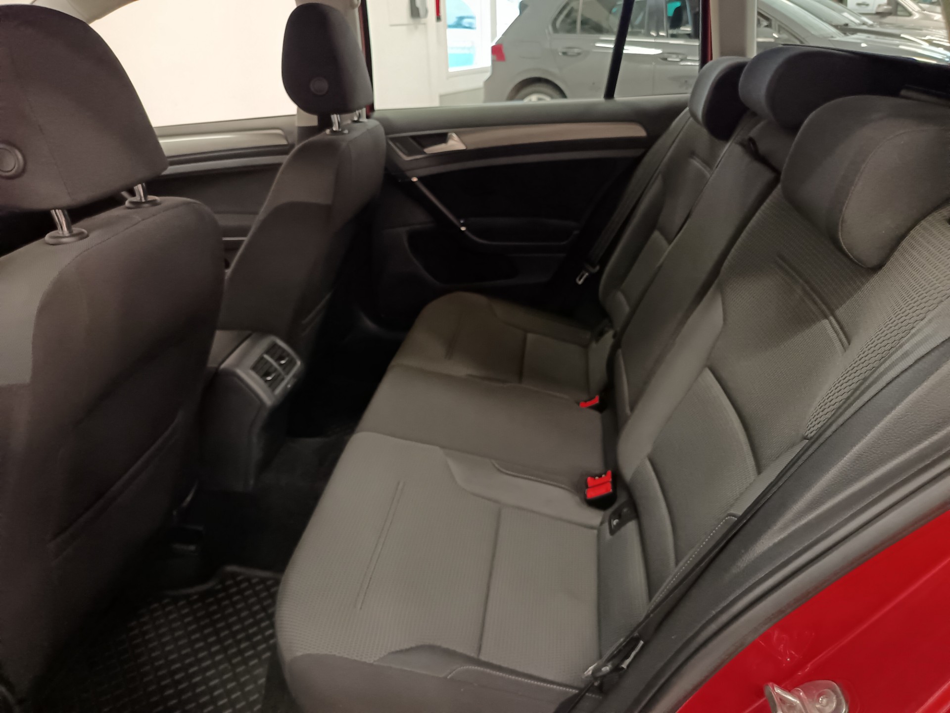 VOLKSWAGEN Golf 2013