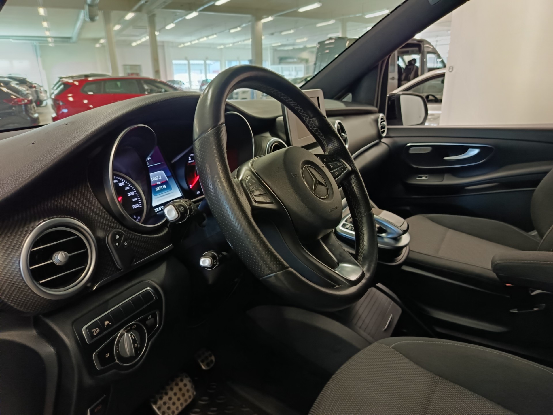 MERCEDES-BENZ V 2018