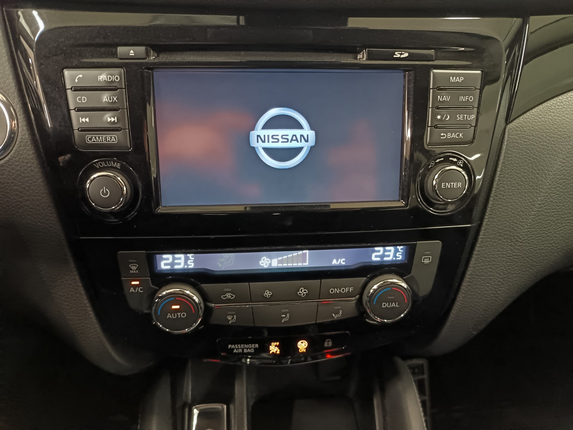 NISSAN Qashqai 2017