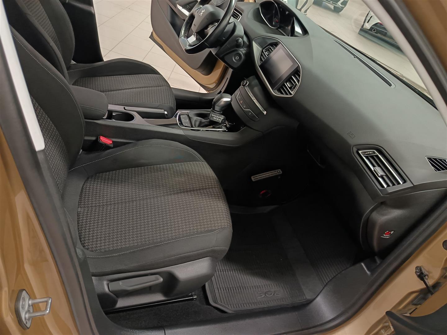 PEUGEOT 308 2017