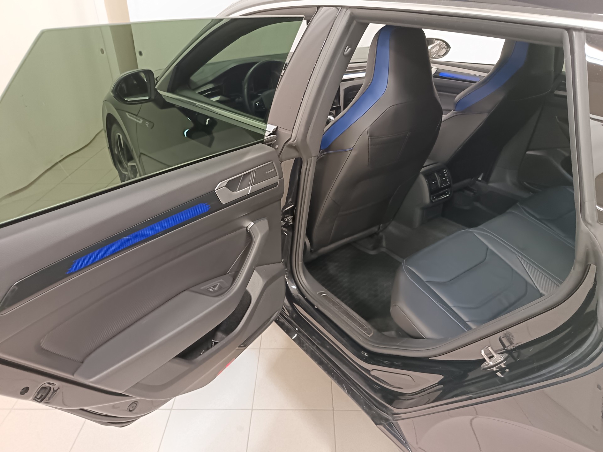 VOLKSWAGEN Arteon 2023