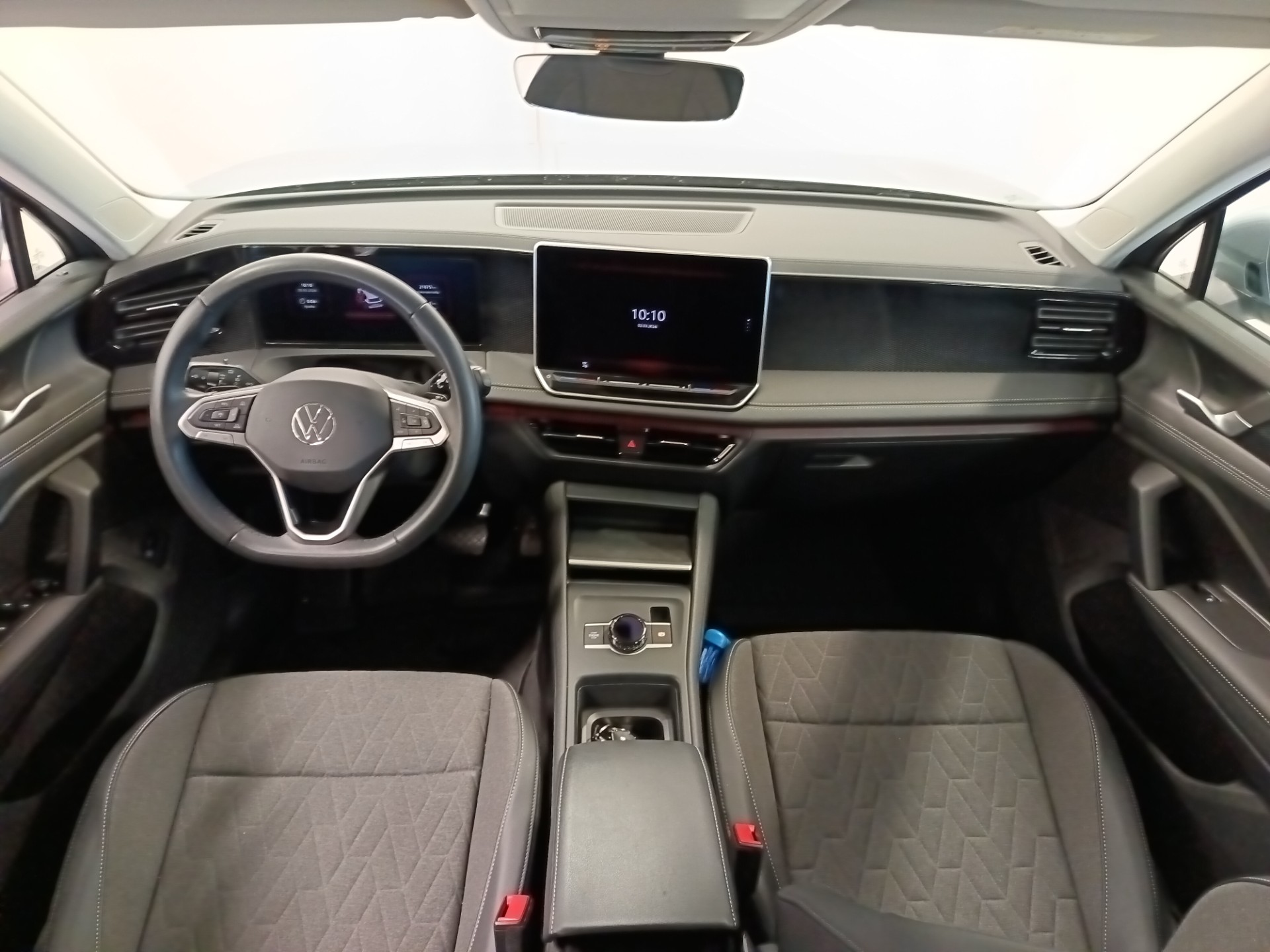 VOLKSWAGEN Tiguan 2024