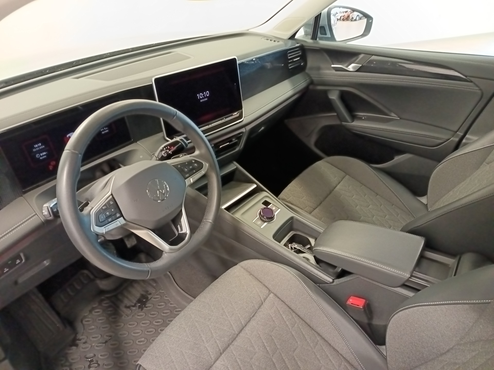 VOLKSWAGEN Tiguan 2024