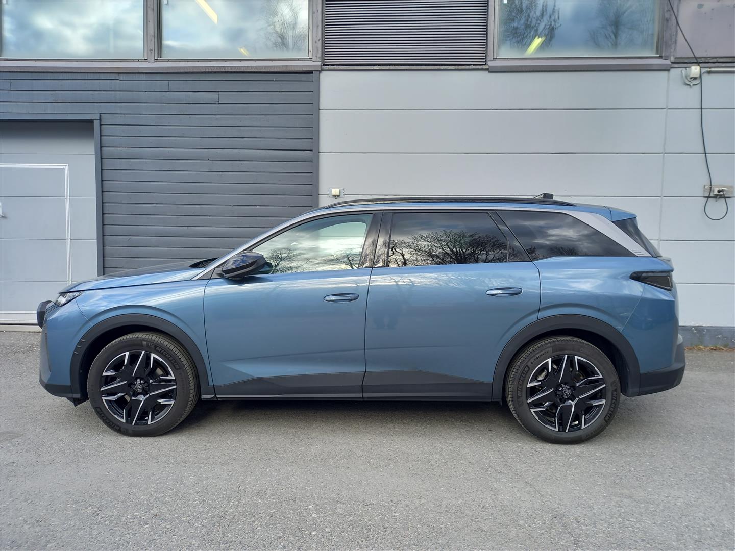 PEUGEOT 5008 2025