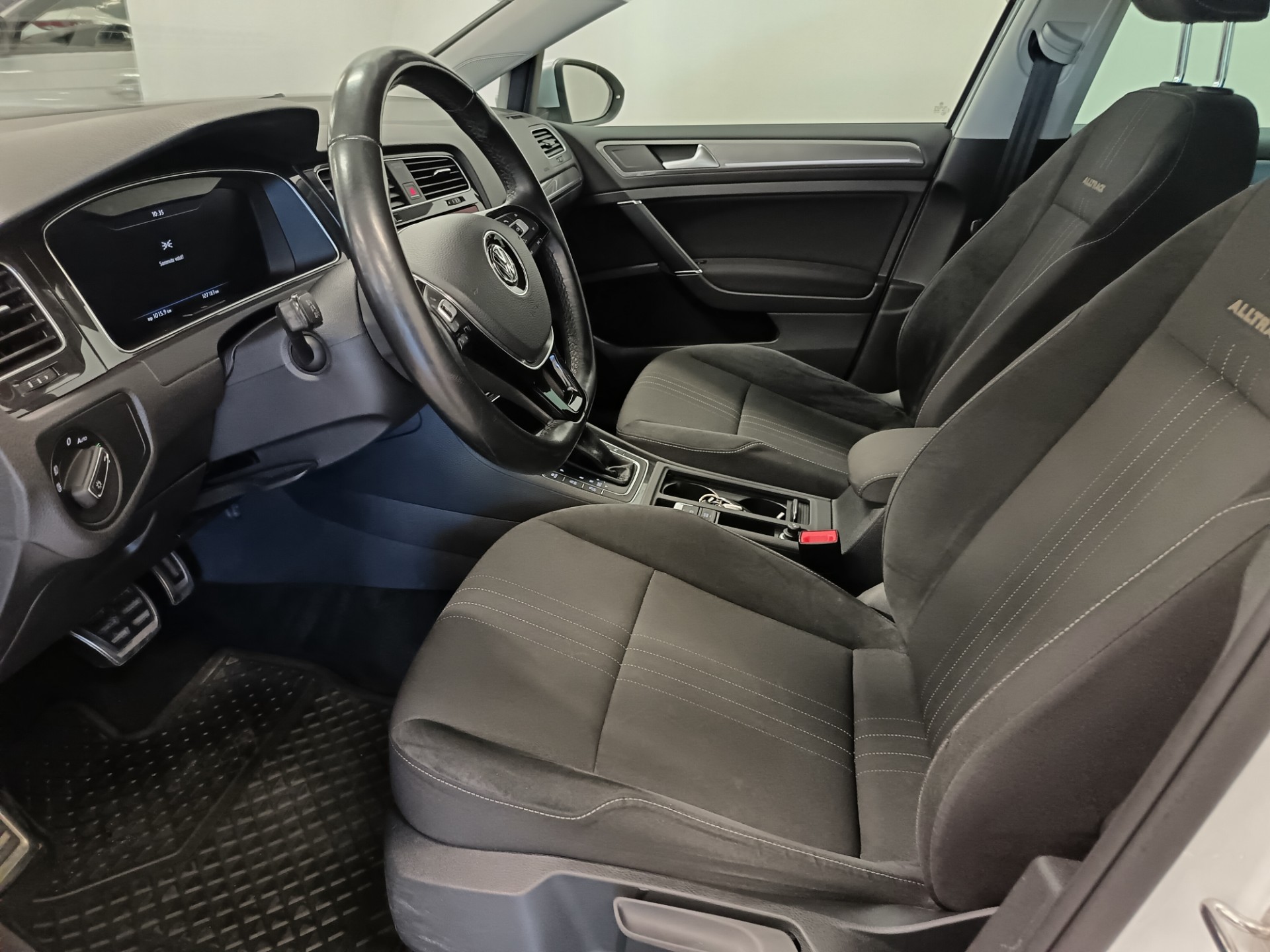 VOLKSWAGEN Golf 2017