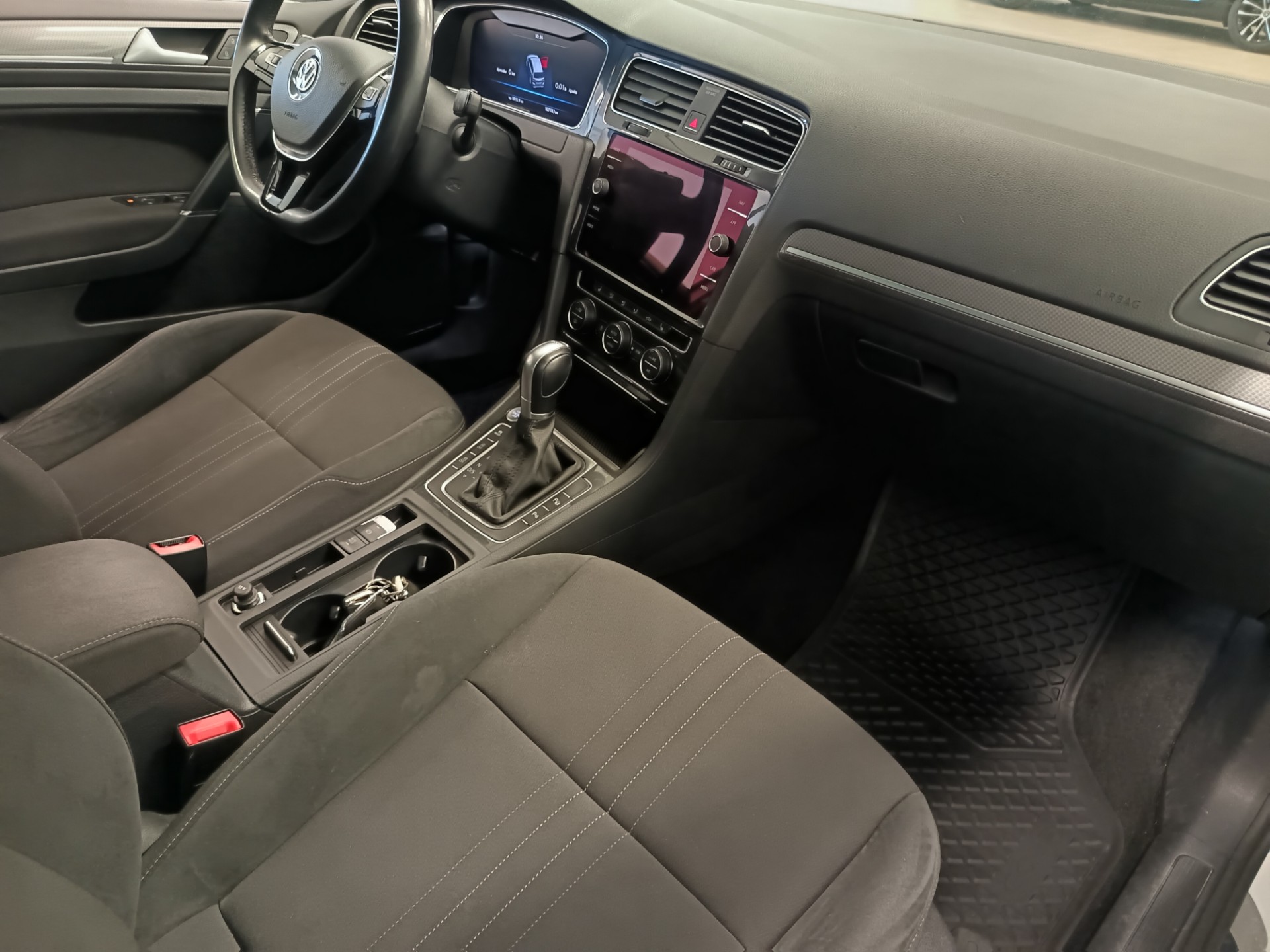 VOLKSWAGEN Golf 2017