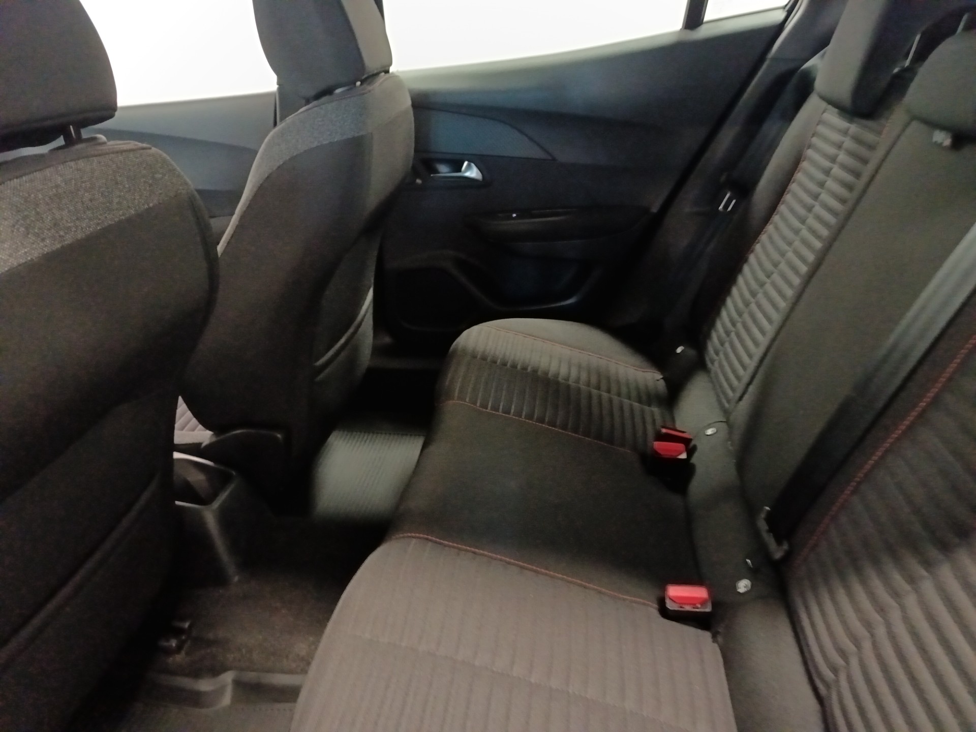 PEUGEOT 2008 2021