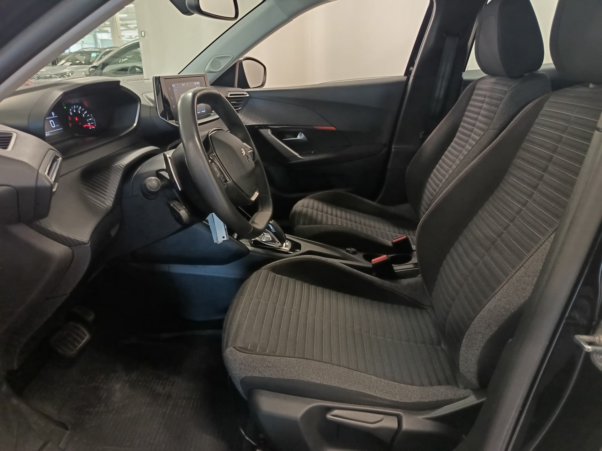PEUGEOT 2008 2021