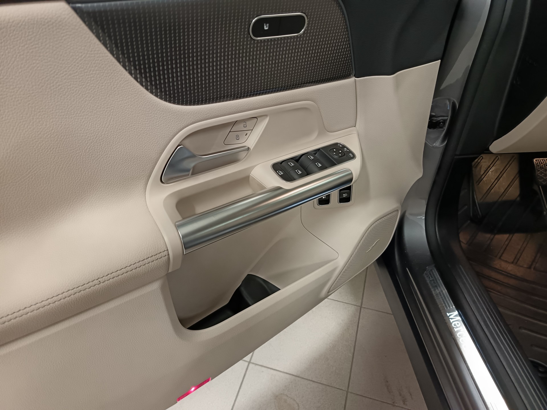 MERCEDES-BENZ GLA 2021