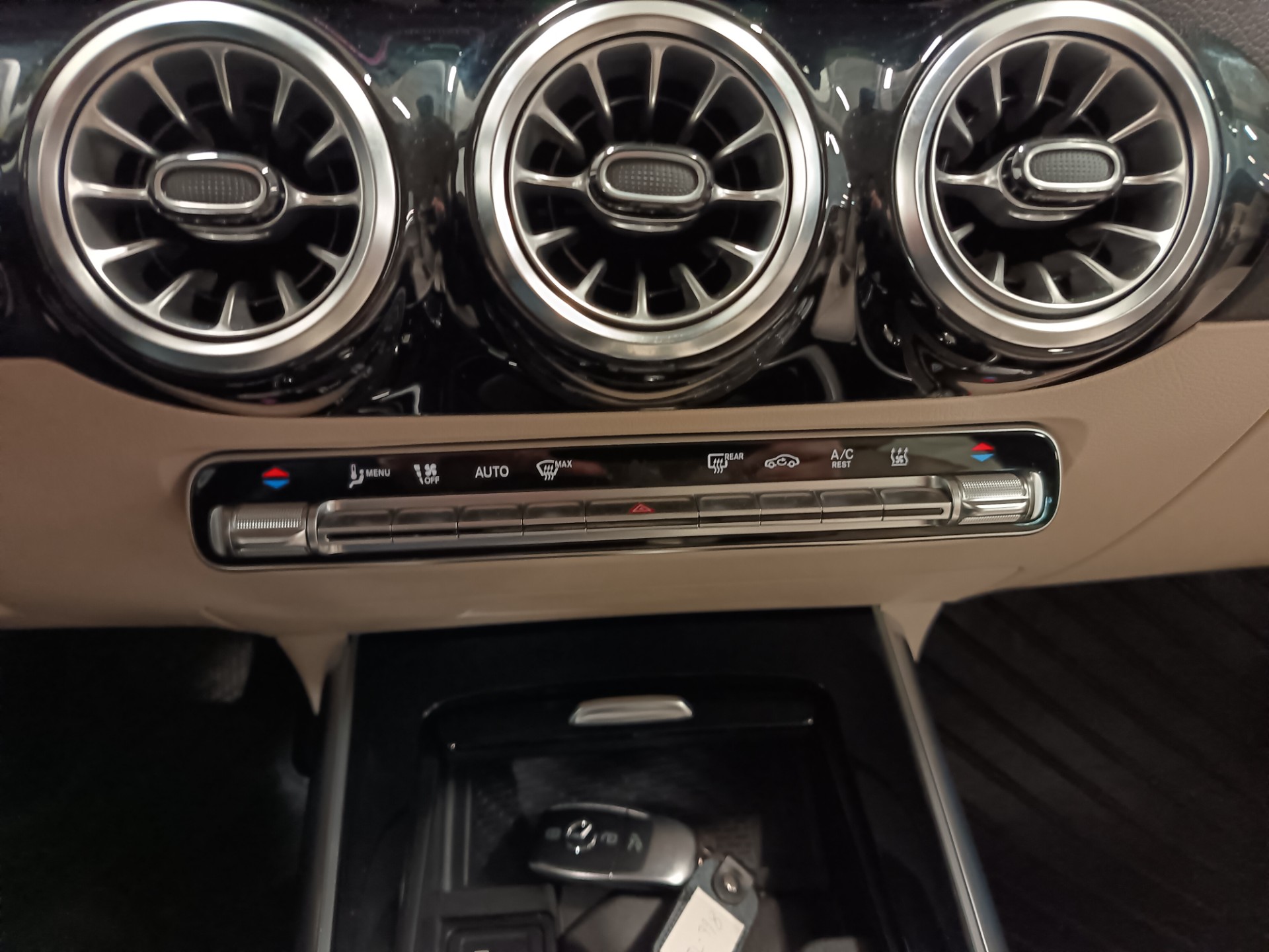 MERCEDES-BENZ GLA 2021