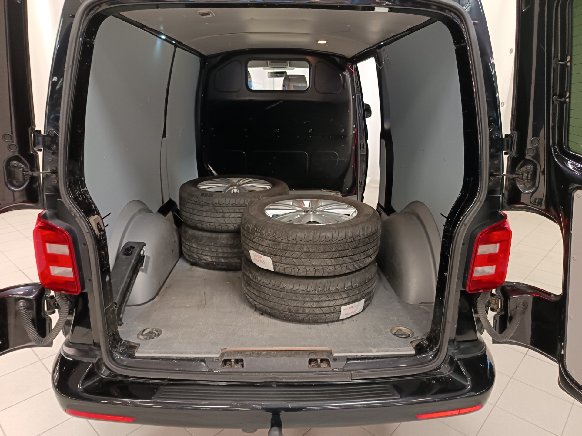 VOLKSWAGEN Transporter 2016