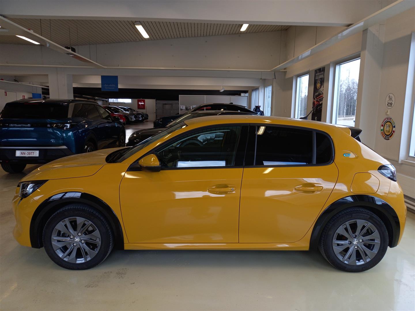 PEUGEOT e-208 2022