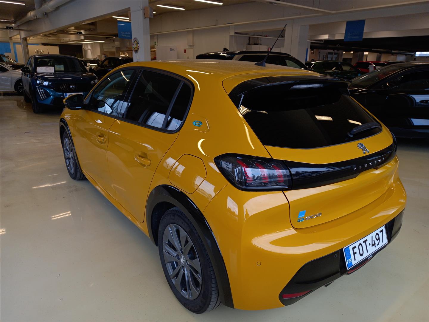 PEUGEOT e-208 2022